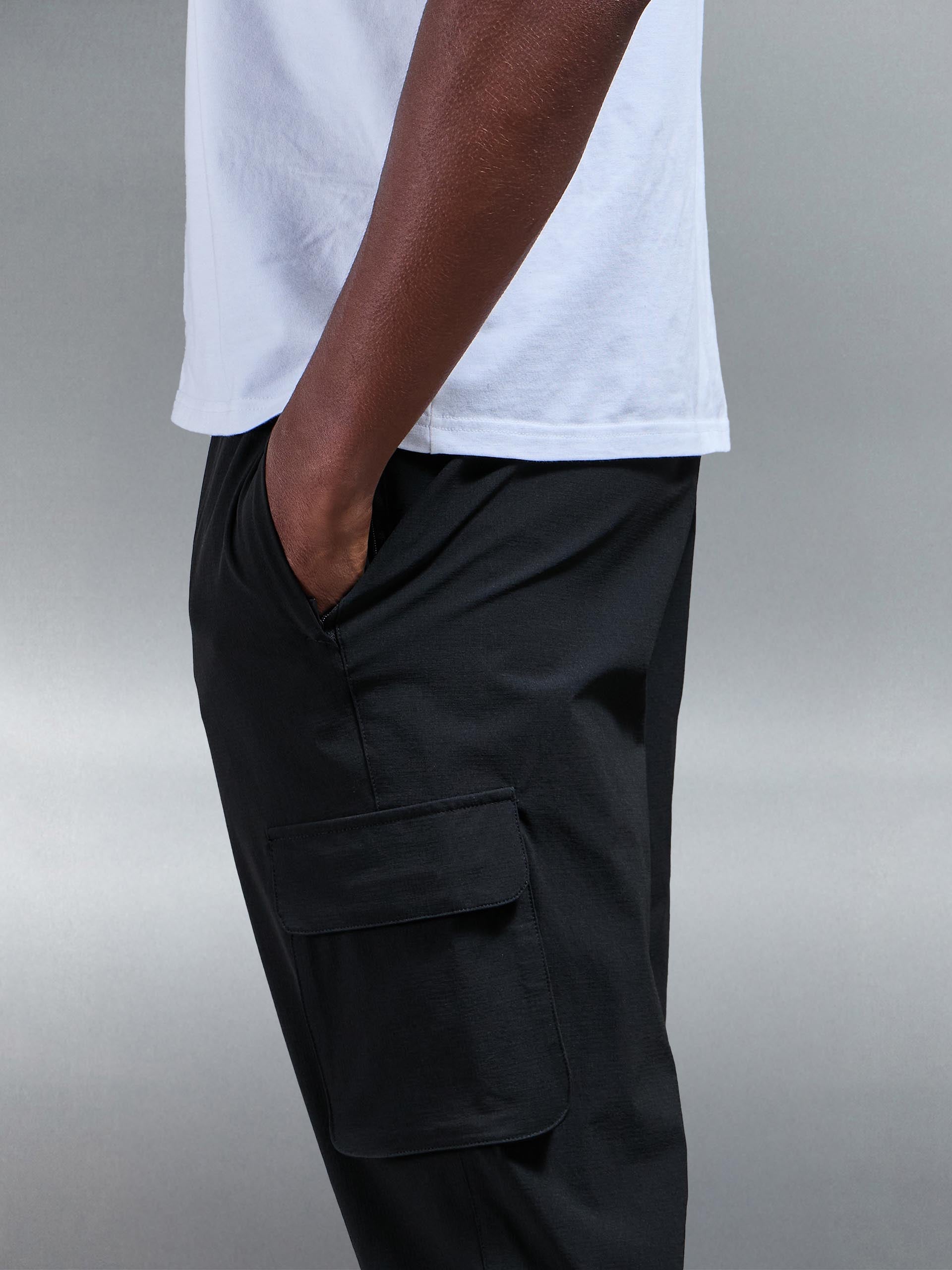 Mens Utility Cargo Pant in Black