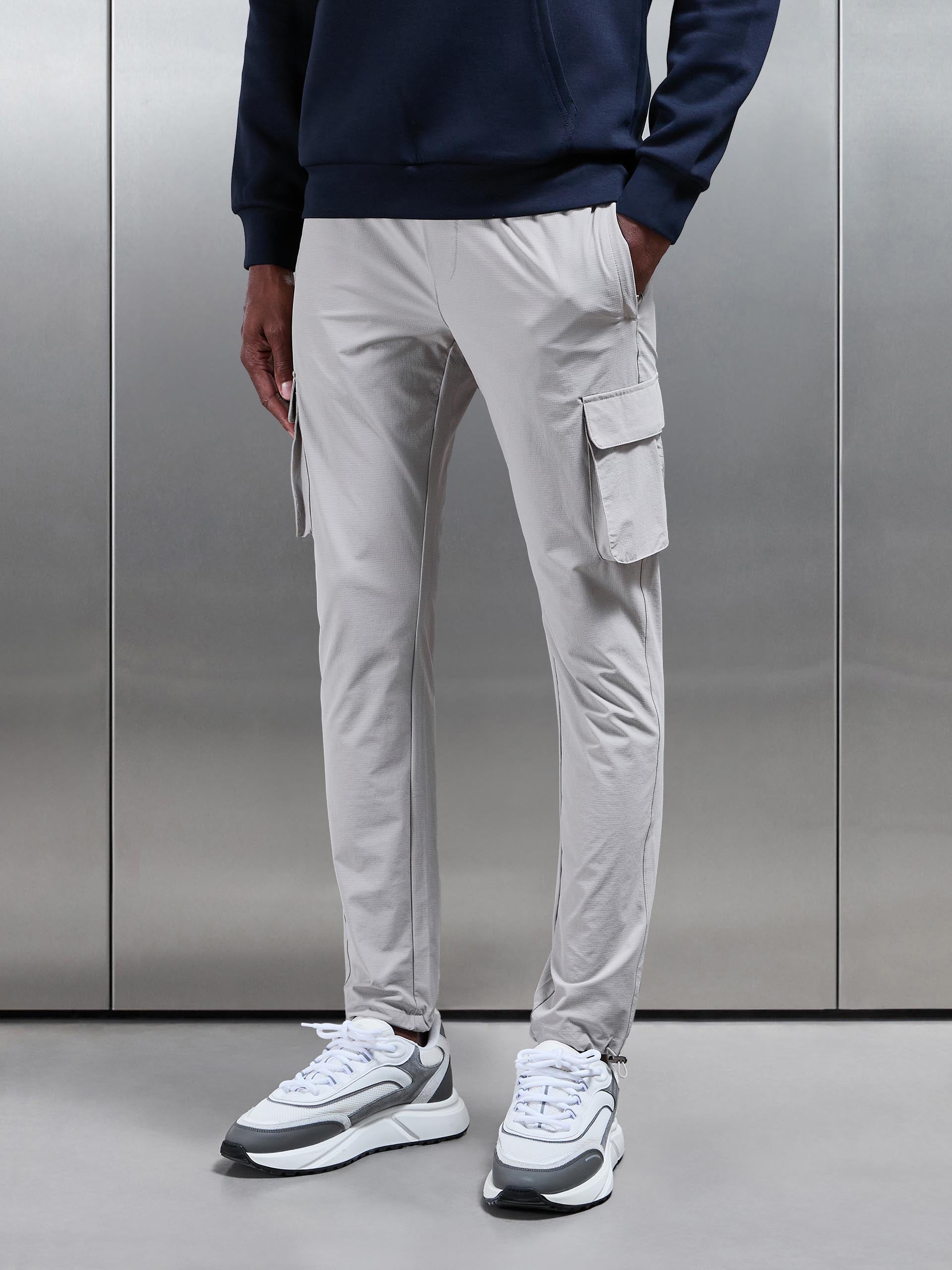 Mens Utility Cargo Pant in Stone