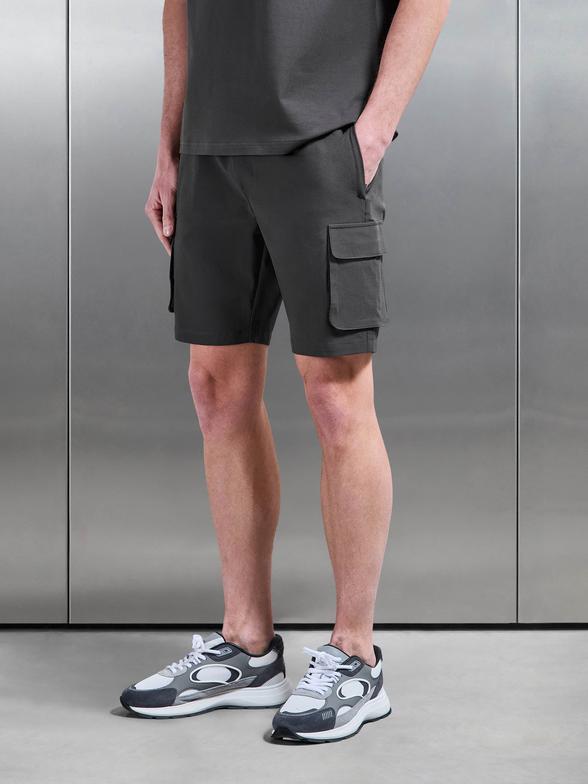 Mens Utility Cargo Short in Grey