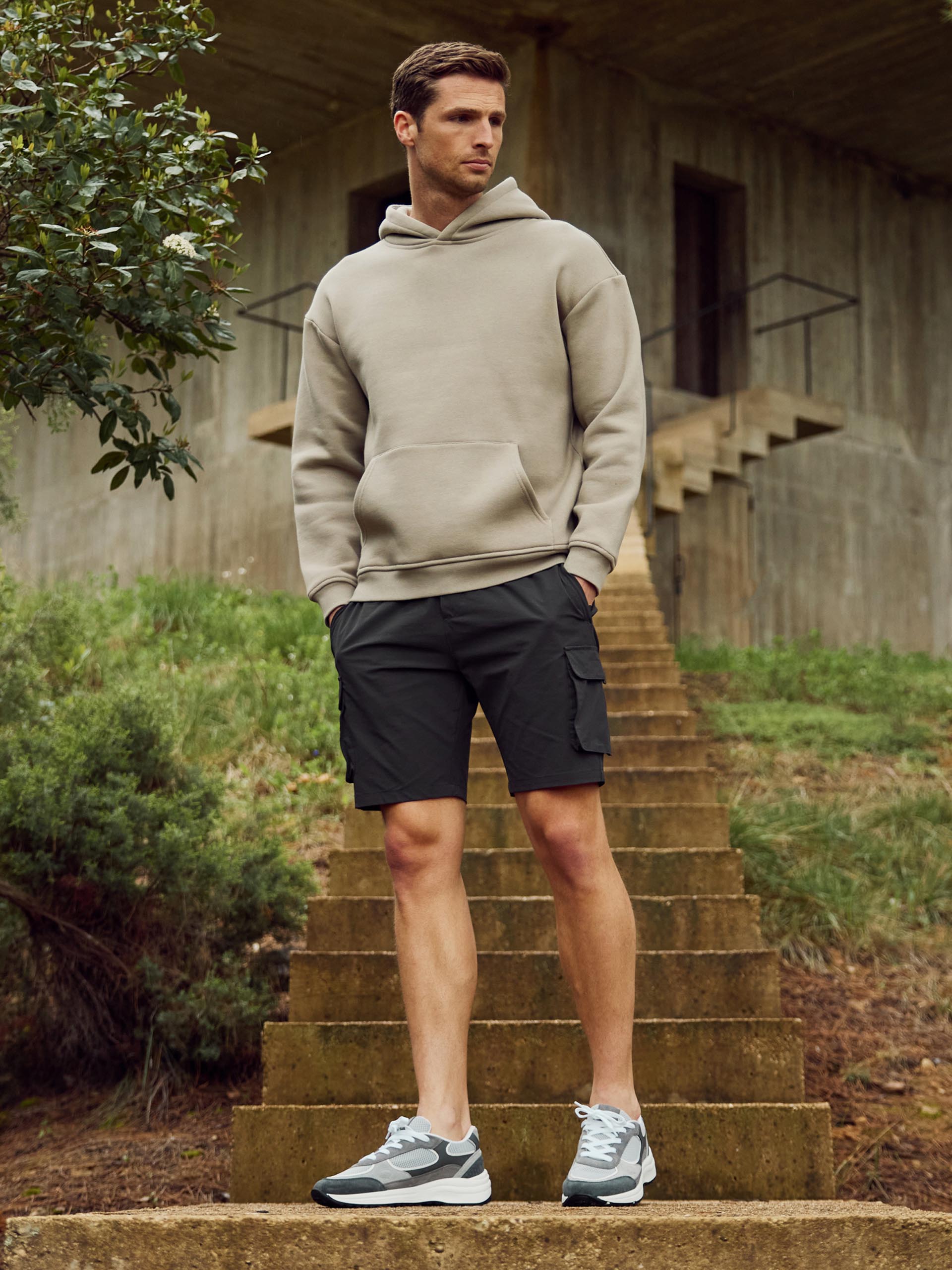 Mens Utility Cargo Short in Grey