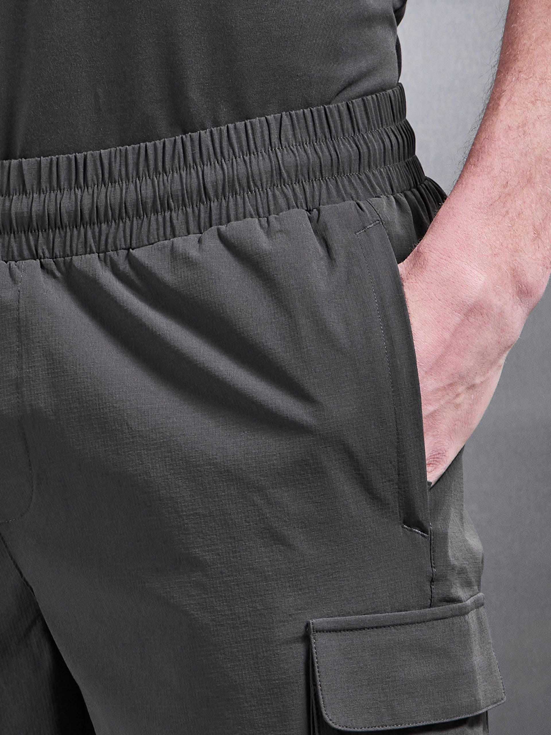 Mens Utility Cargo Short in Grey