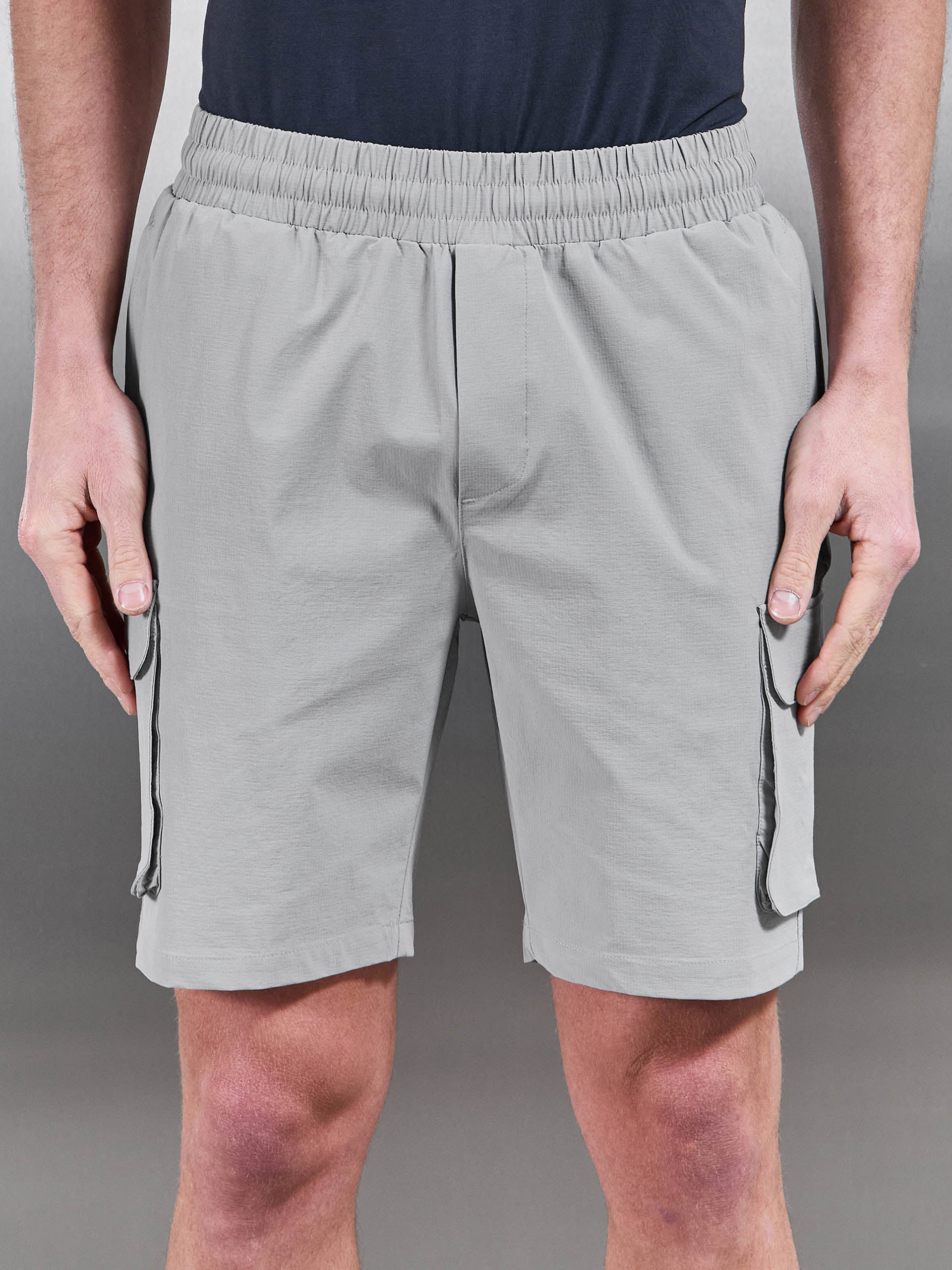 Mens Utility Cargo Short in Mid Grey