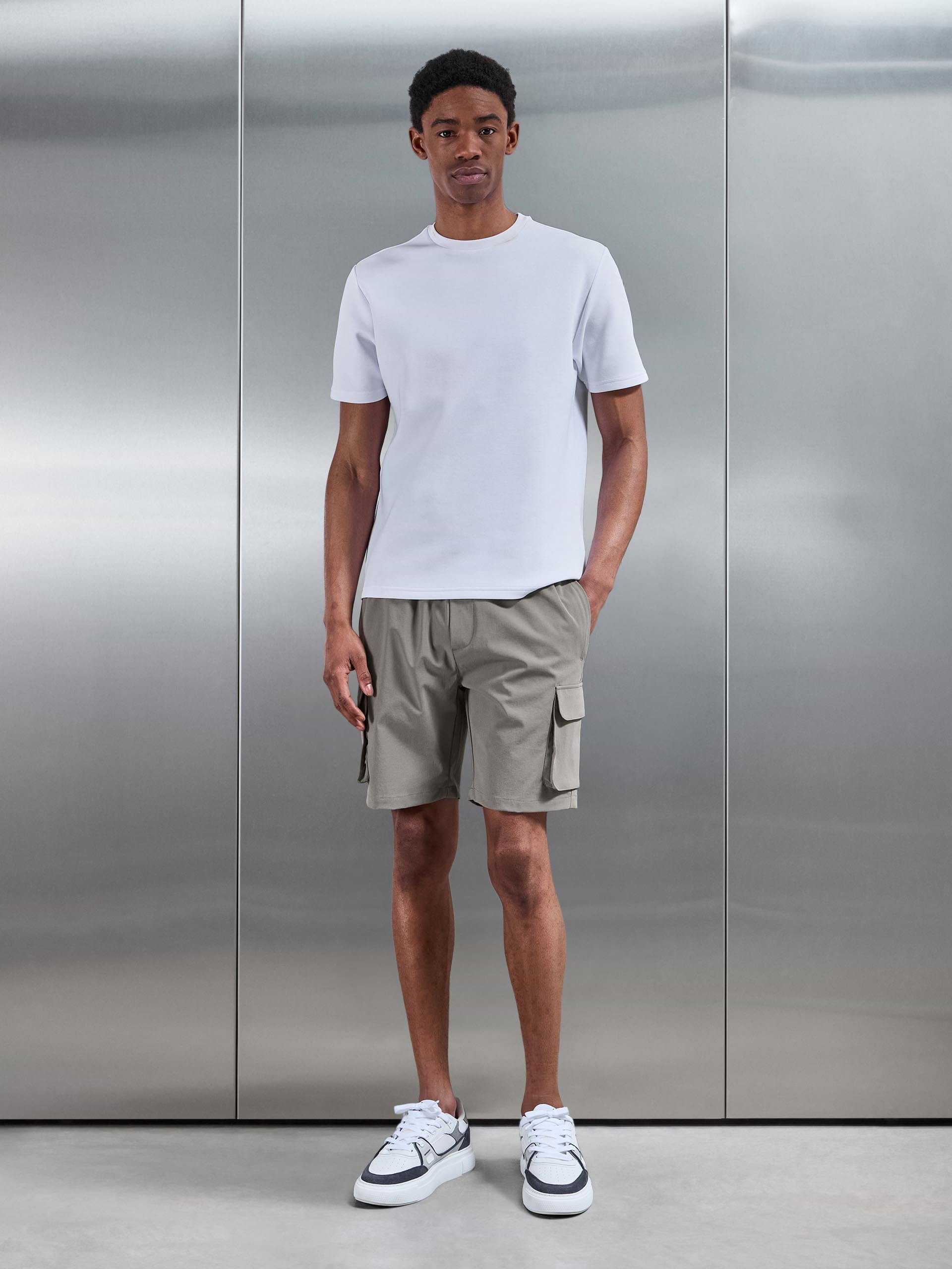 Mens Utility Cargo Short in Olive