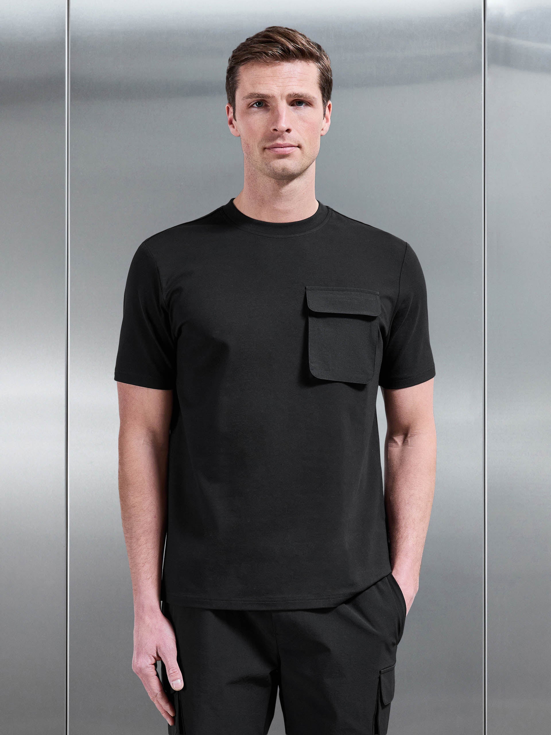 Mens Utility Cargo T-Shirt in Black
