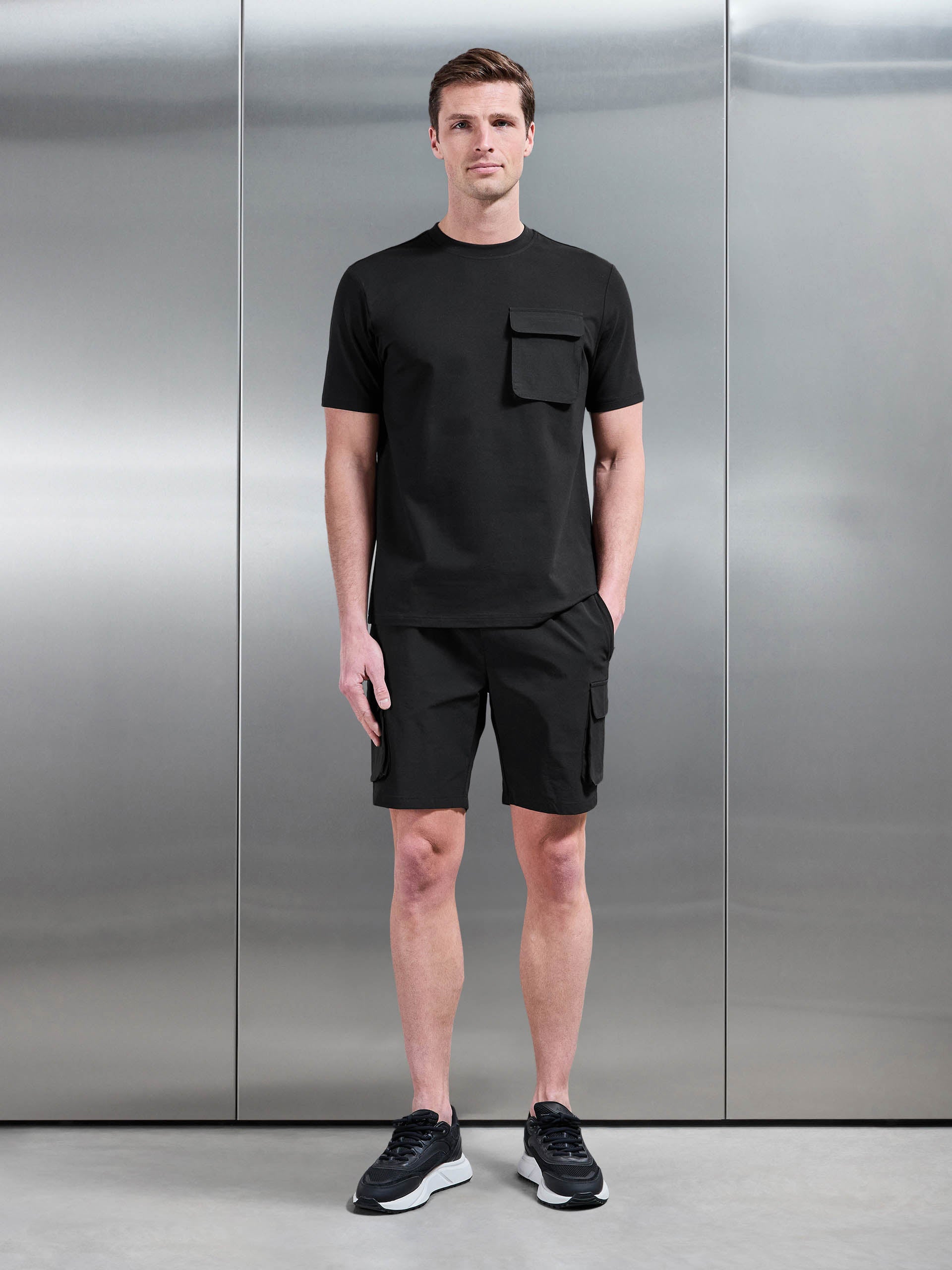 Mens Utility Cargo T-Shirt in Black