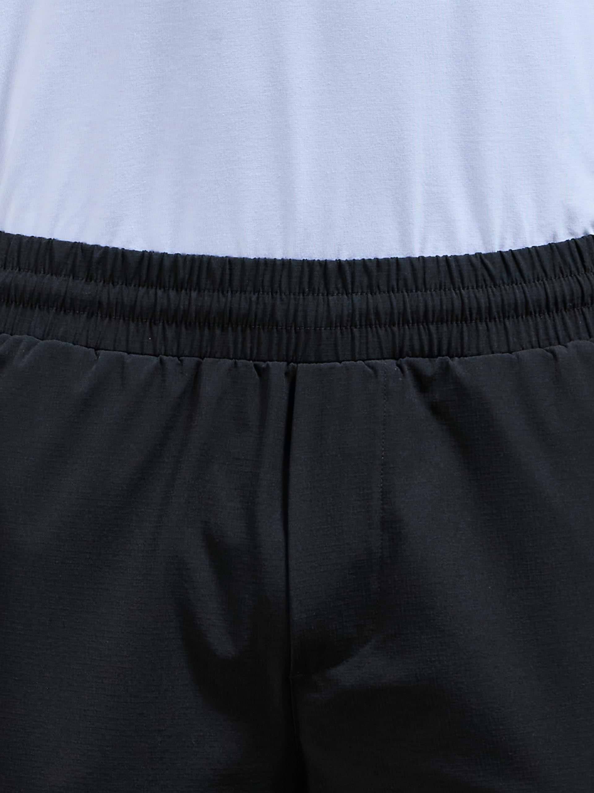 Utility Trackpant in Black