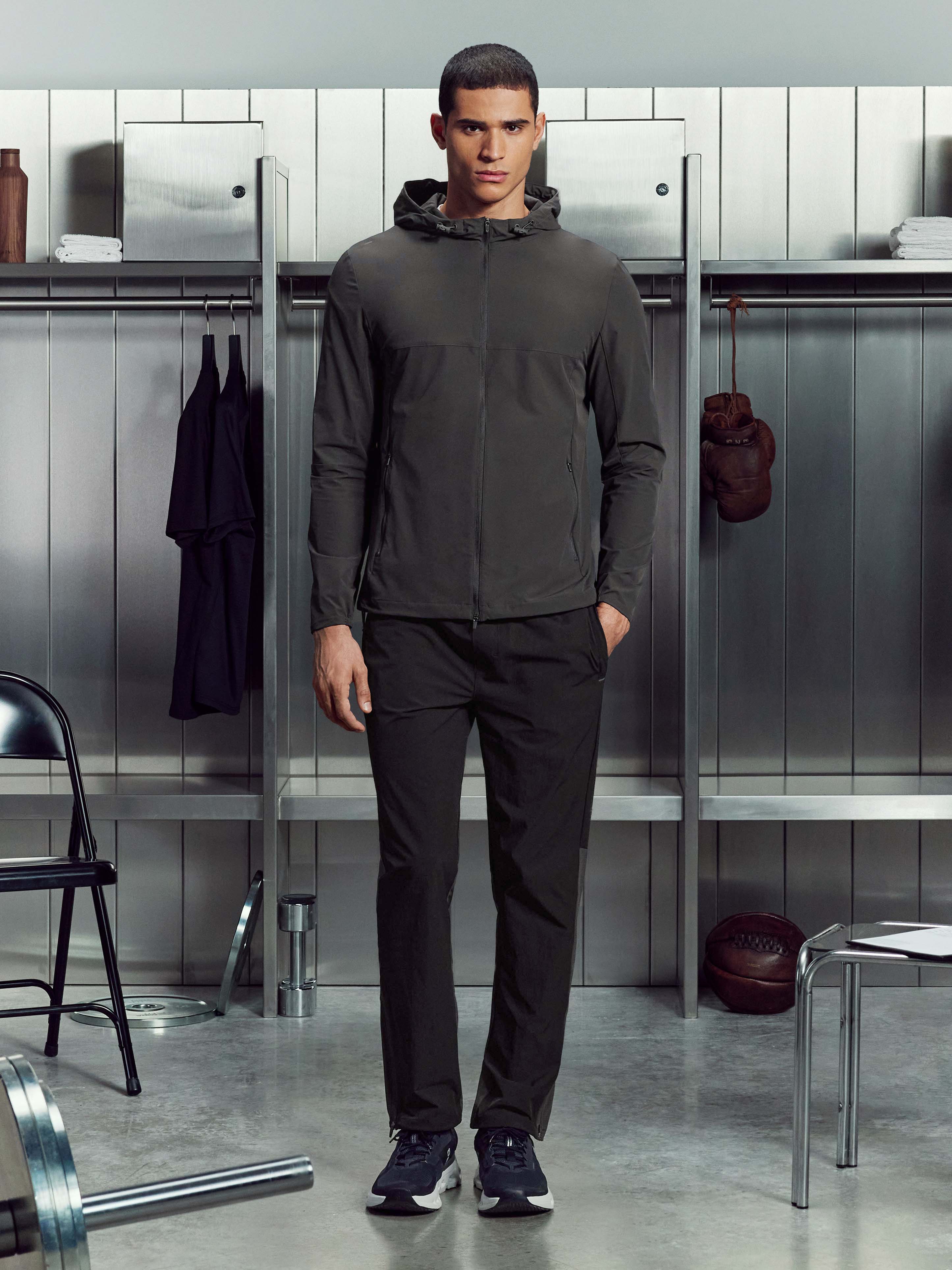 Mens Utility Trail Trackpant in Black
