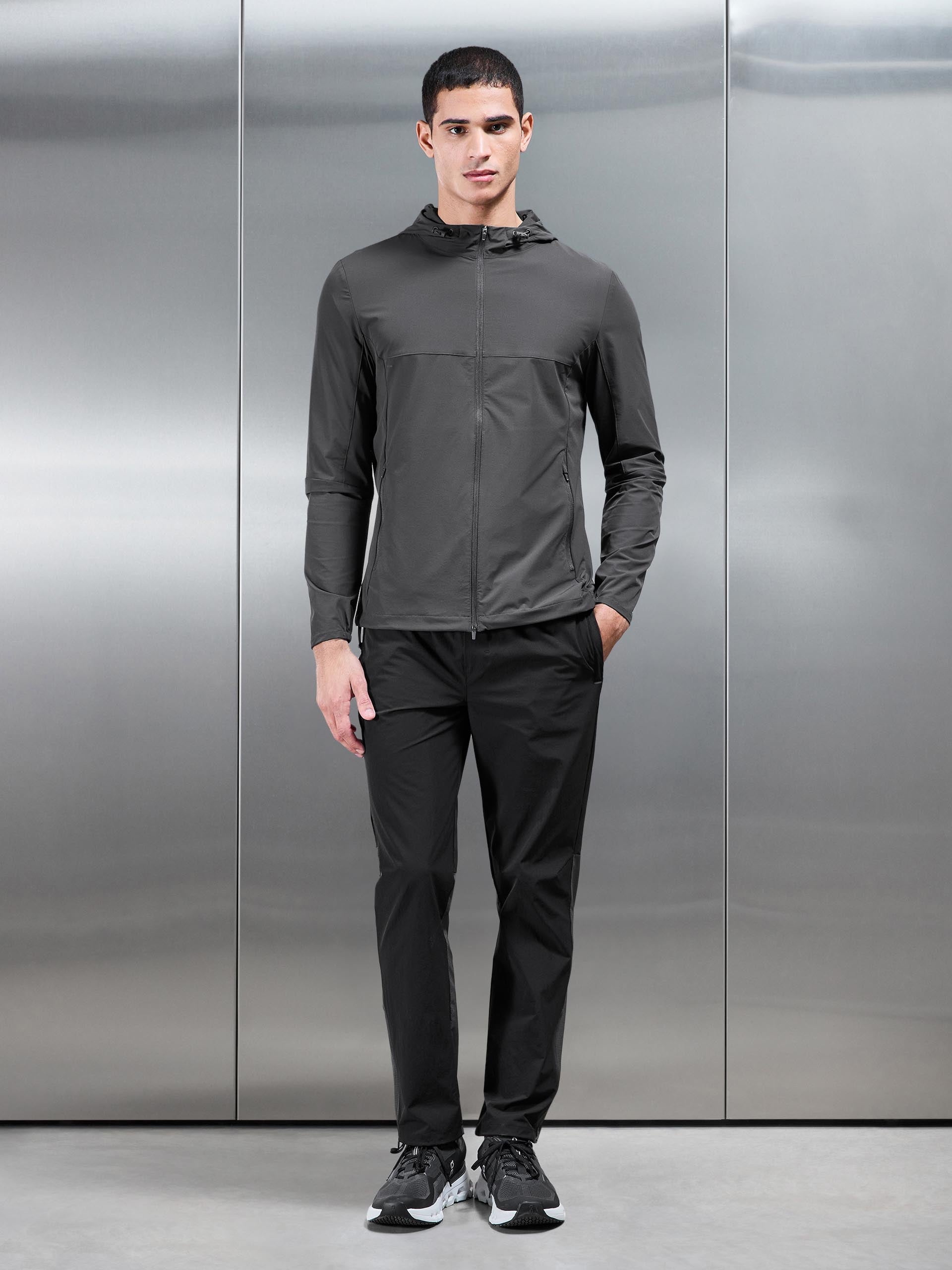 Mens Utility Trail Trackpant in Black