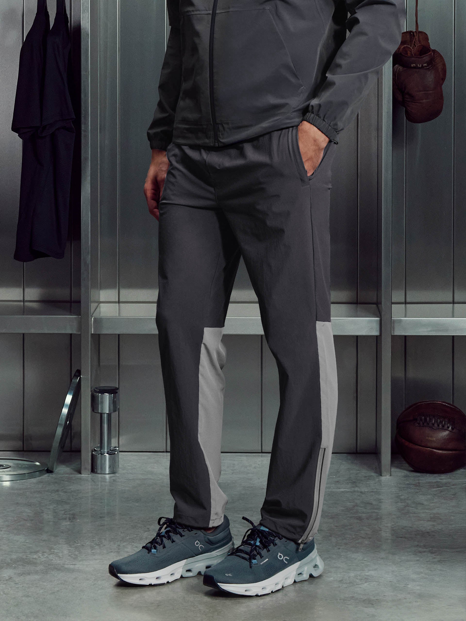 Mens Utility Trail Trackpant in Grey