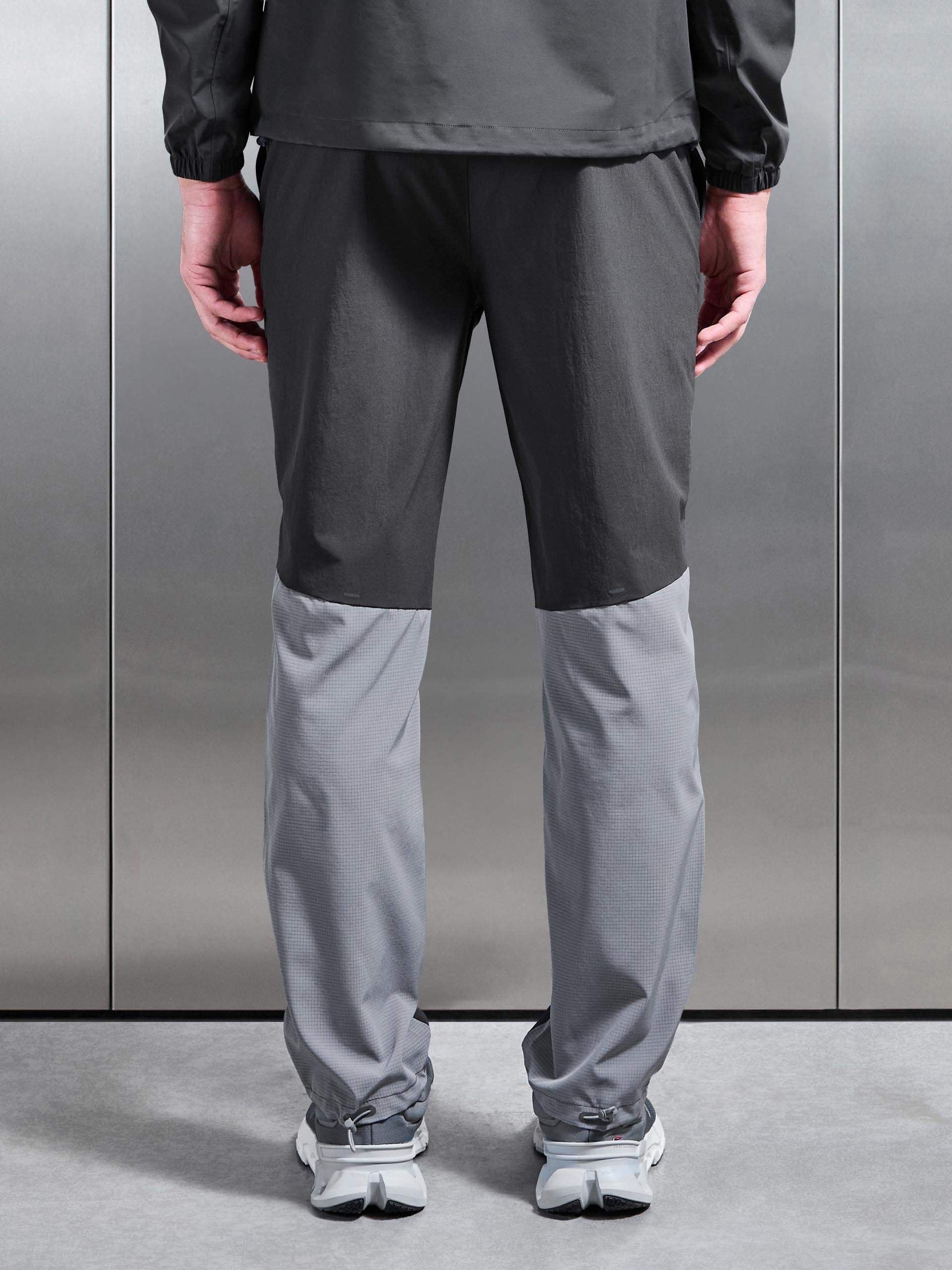 Mens Utility Trail Trackpant in Grey