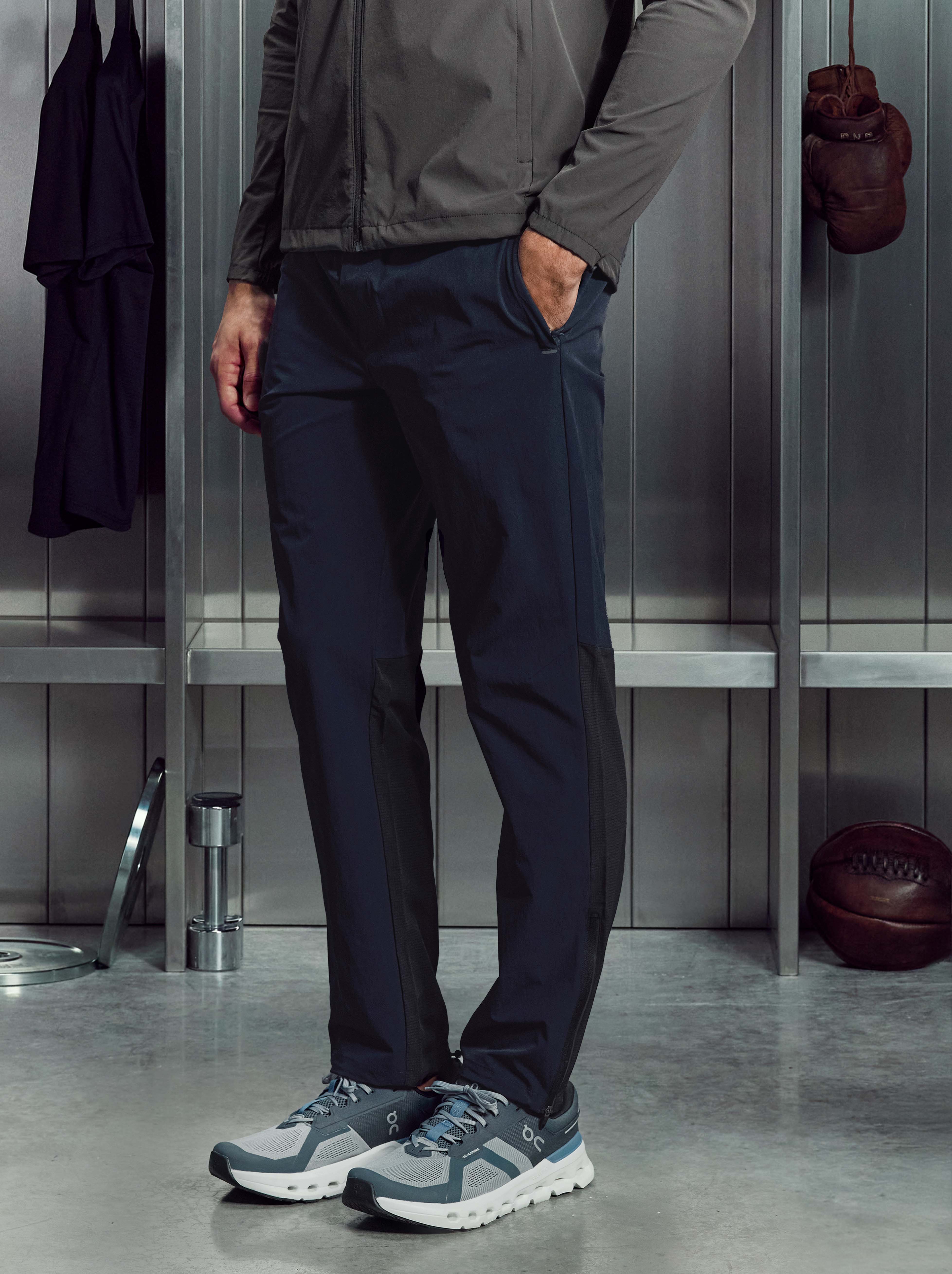 Mens Utility Trail Trackpant in Navy