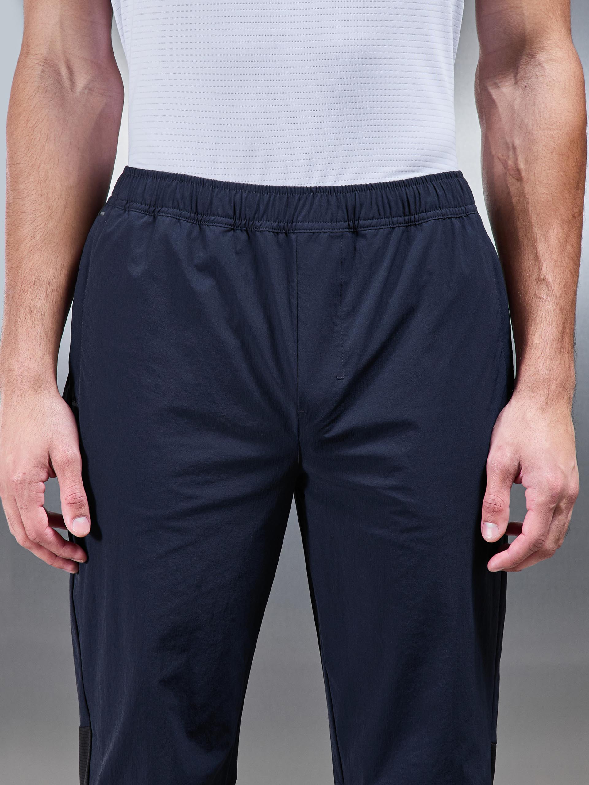 Mens Utility Trail Trackpant in Navy