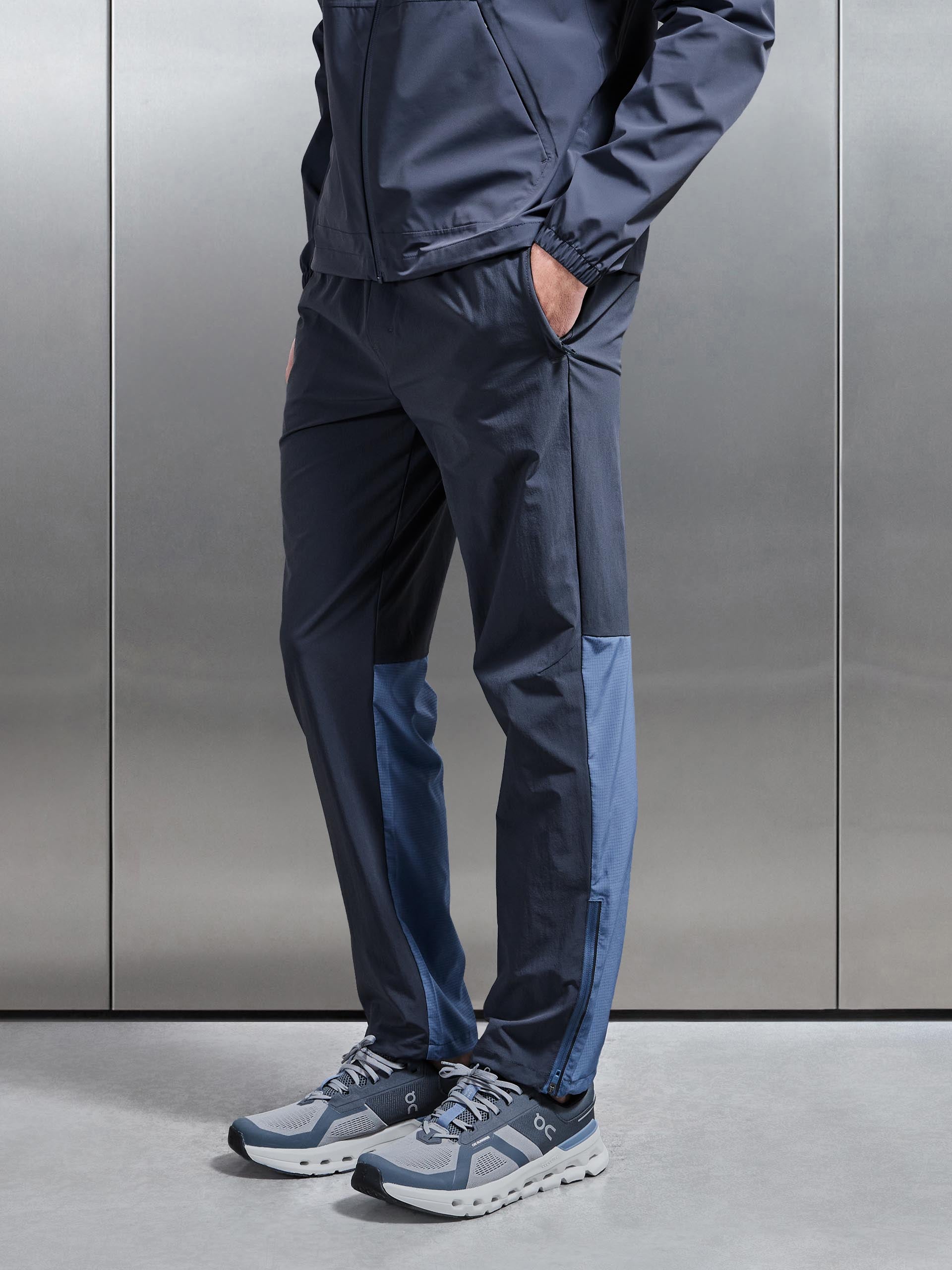 Mens Utility Trail Trackpant in Slate Blue