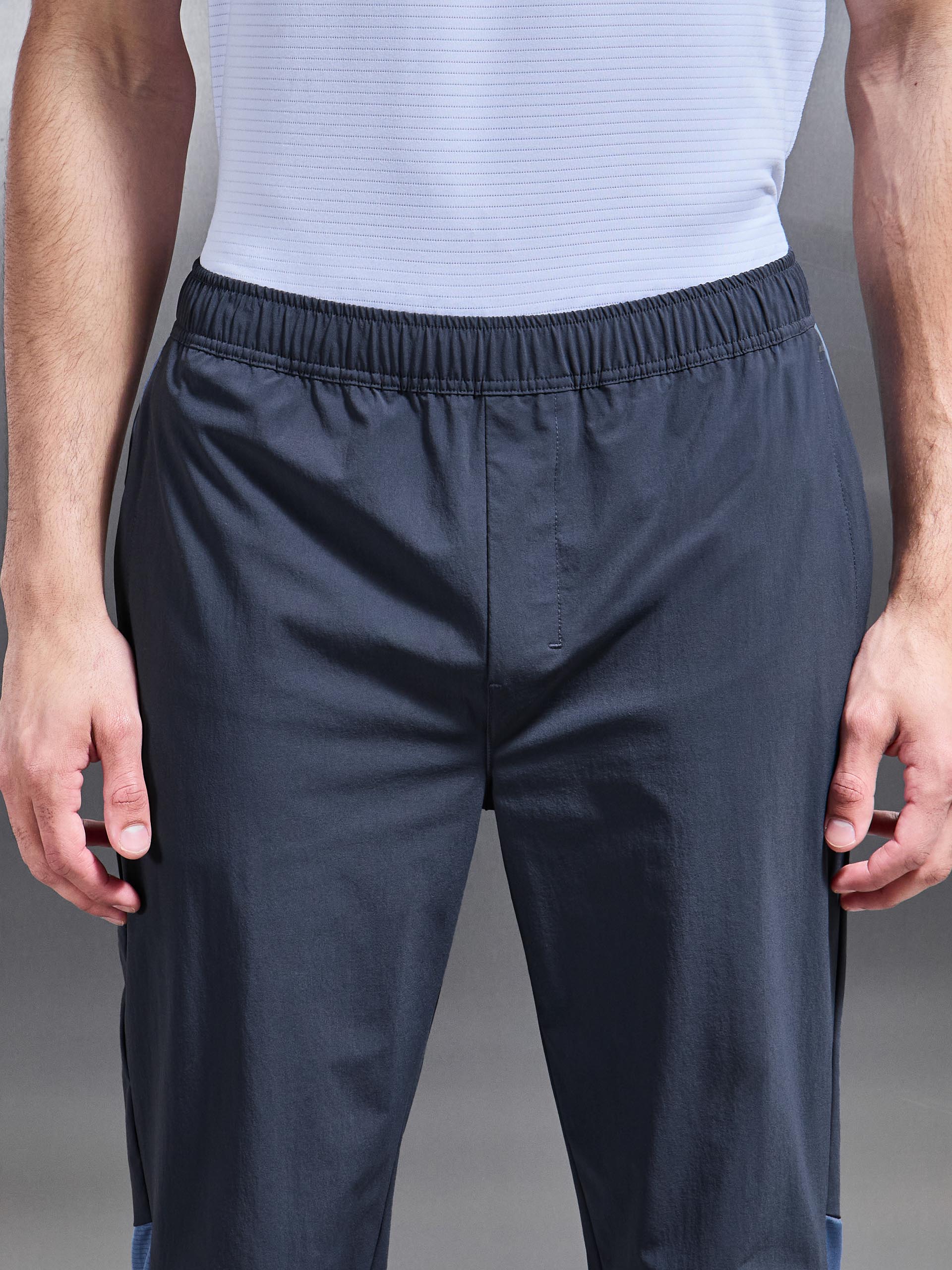 Mens Utility Trail Trackpant in Slate Blue