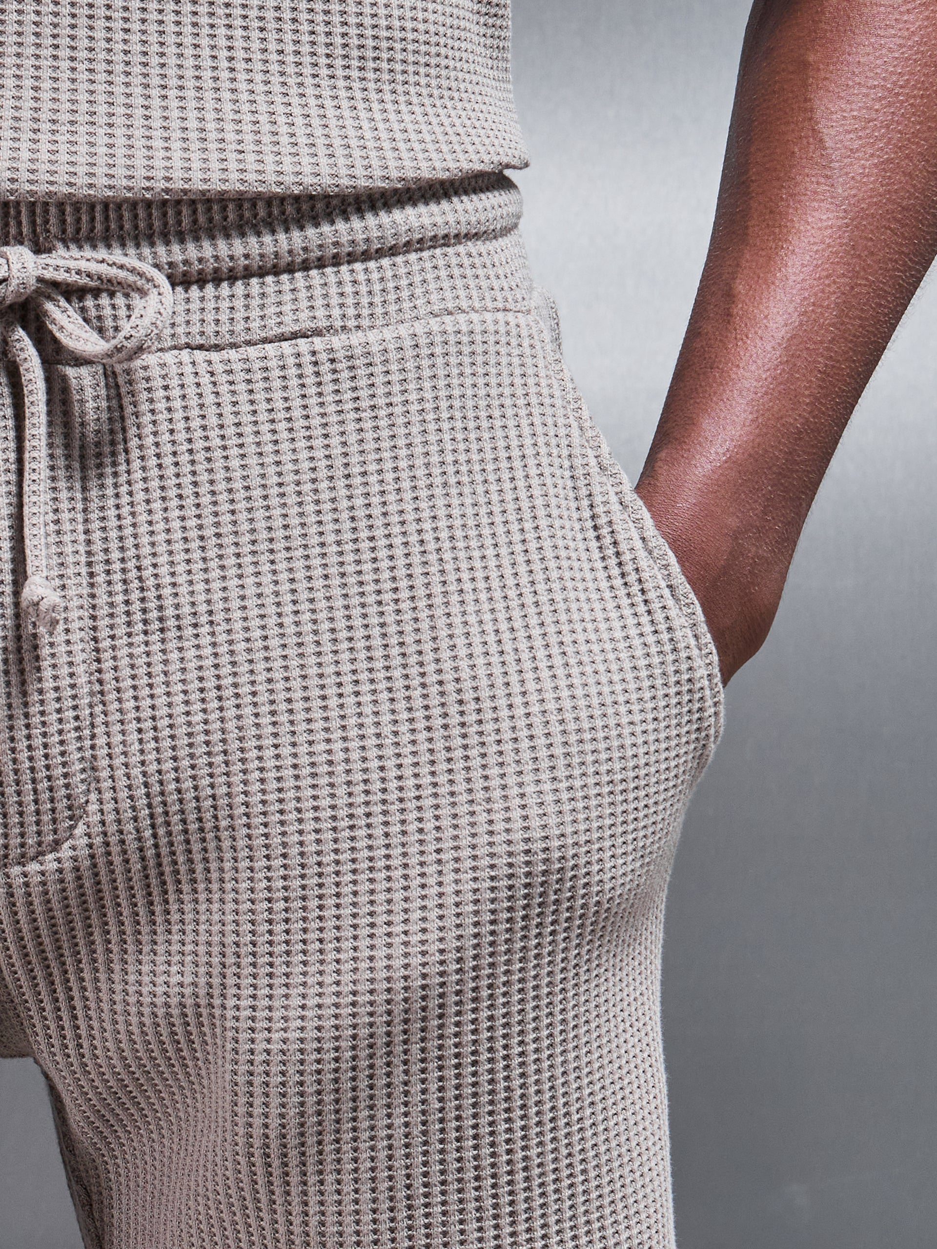 Mens Waffle Relaxed Short in Taupe