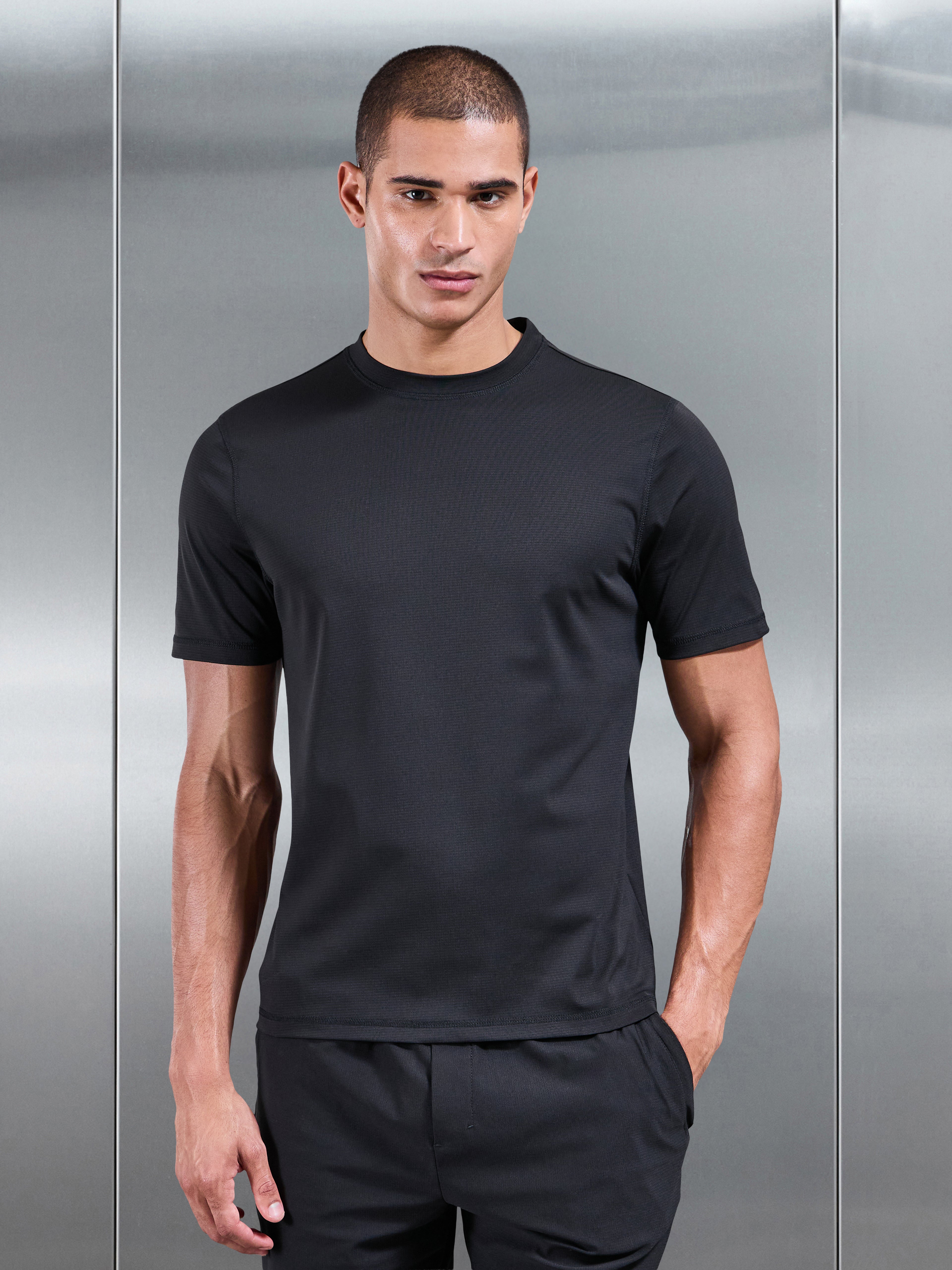 Mens Warp Knitted T-Shirt in Black