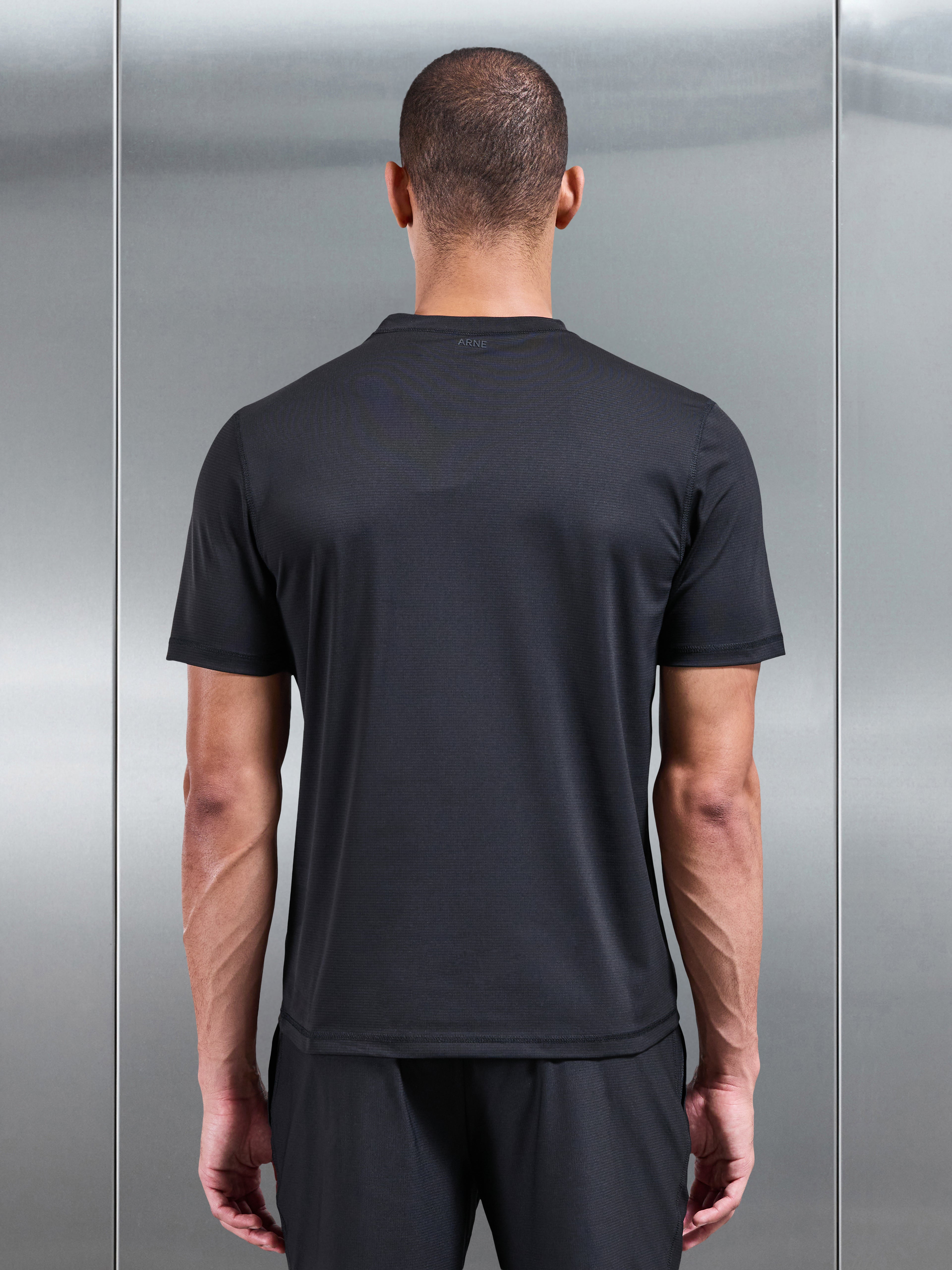 Mens Warp Knitted T-Shirt in Black