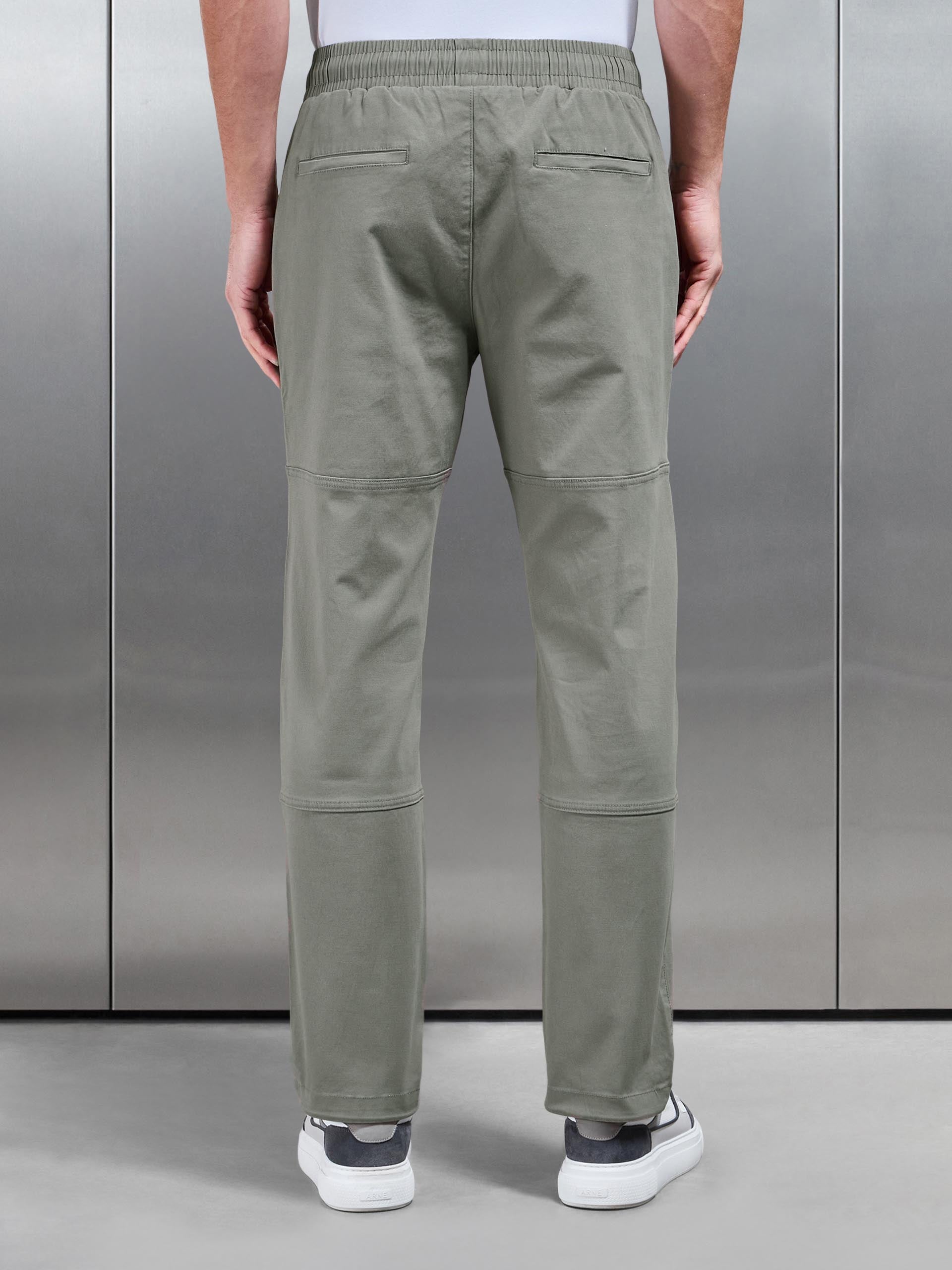 Mens Worker Trouser in Olive