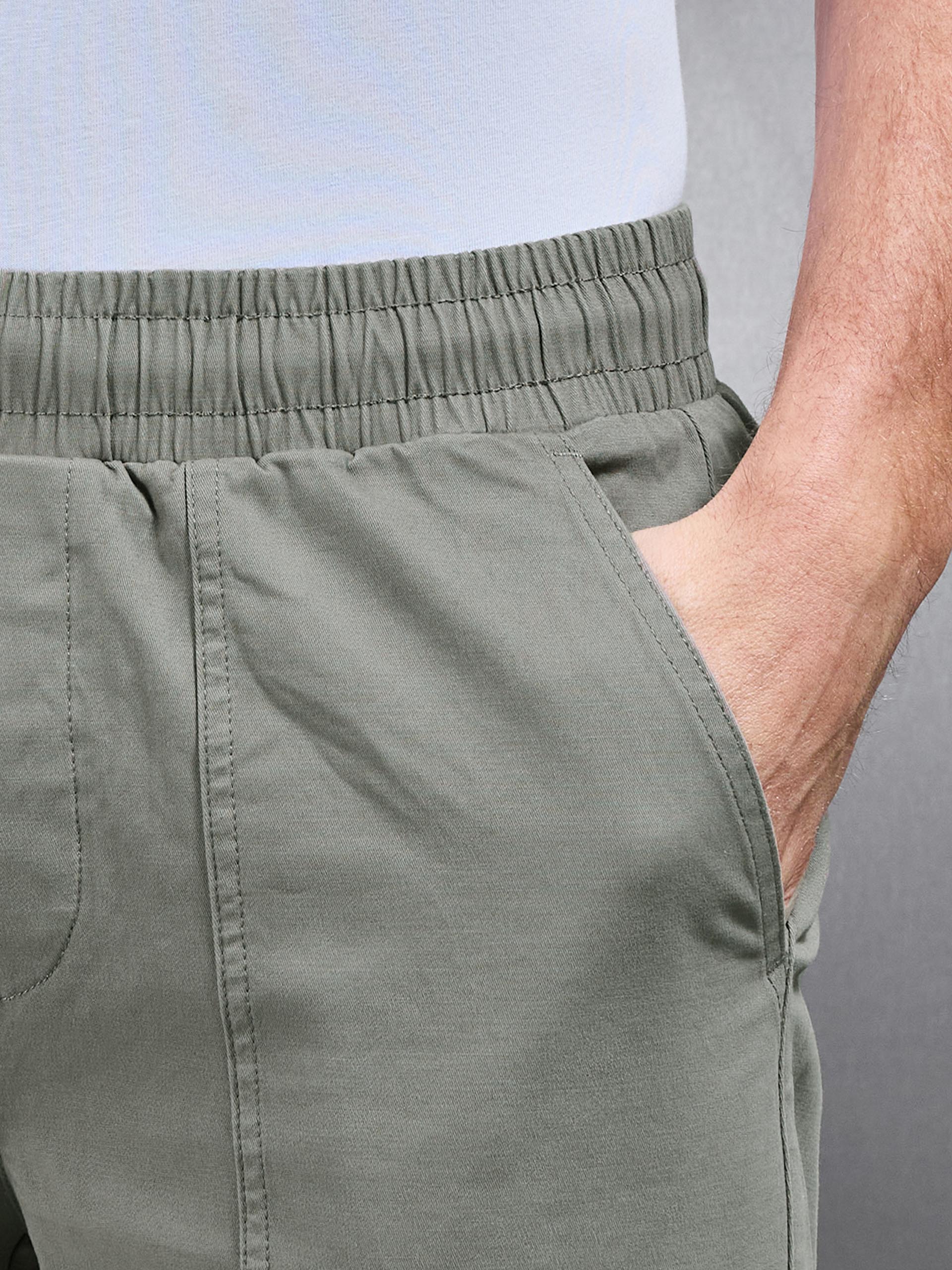 Mens Worker Trouser in Olive