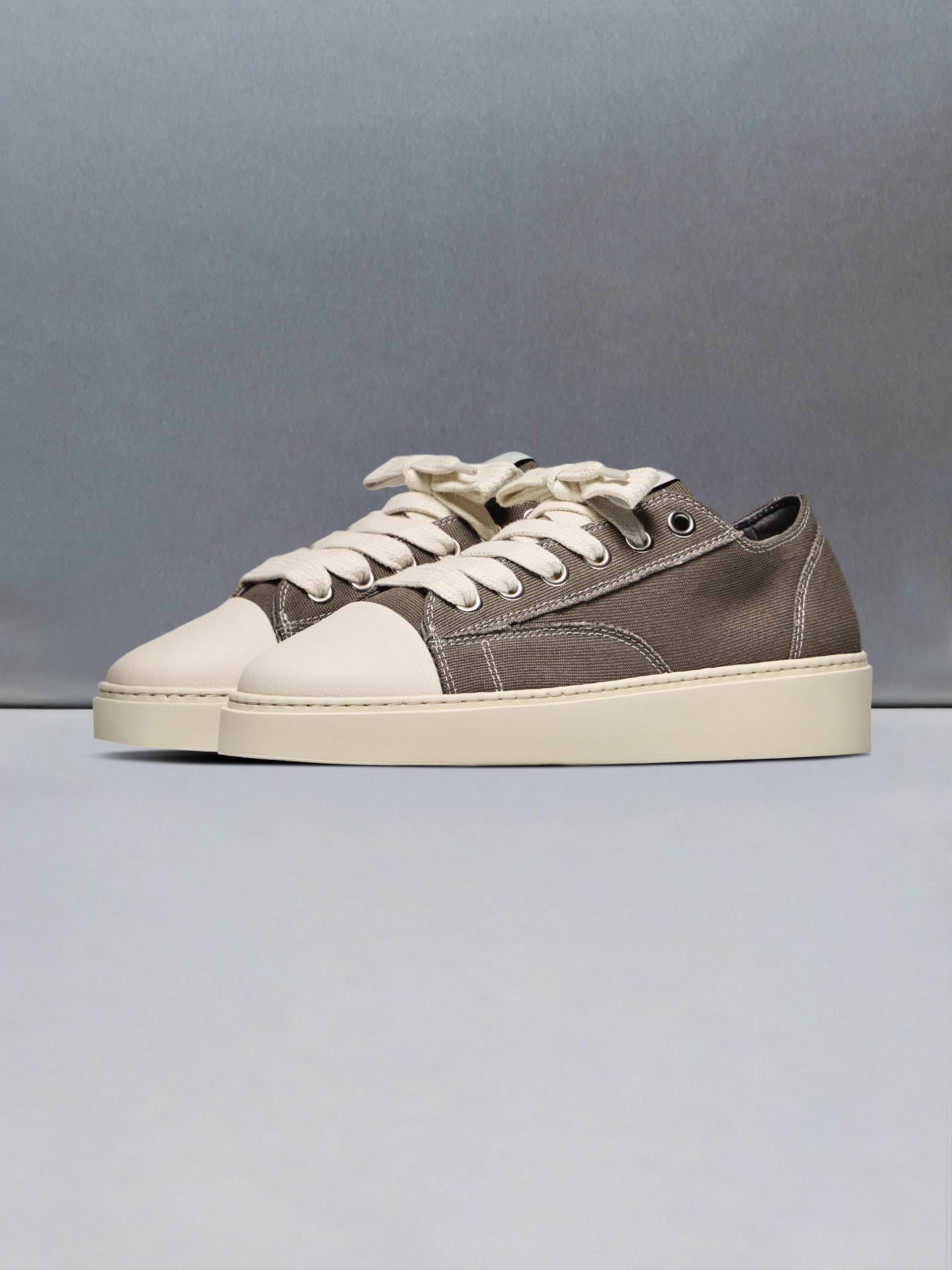 Mid Essential Homerun in Taupe