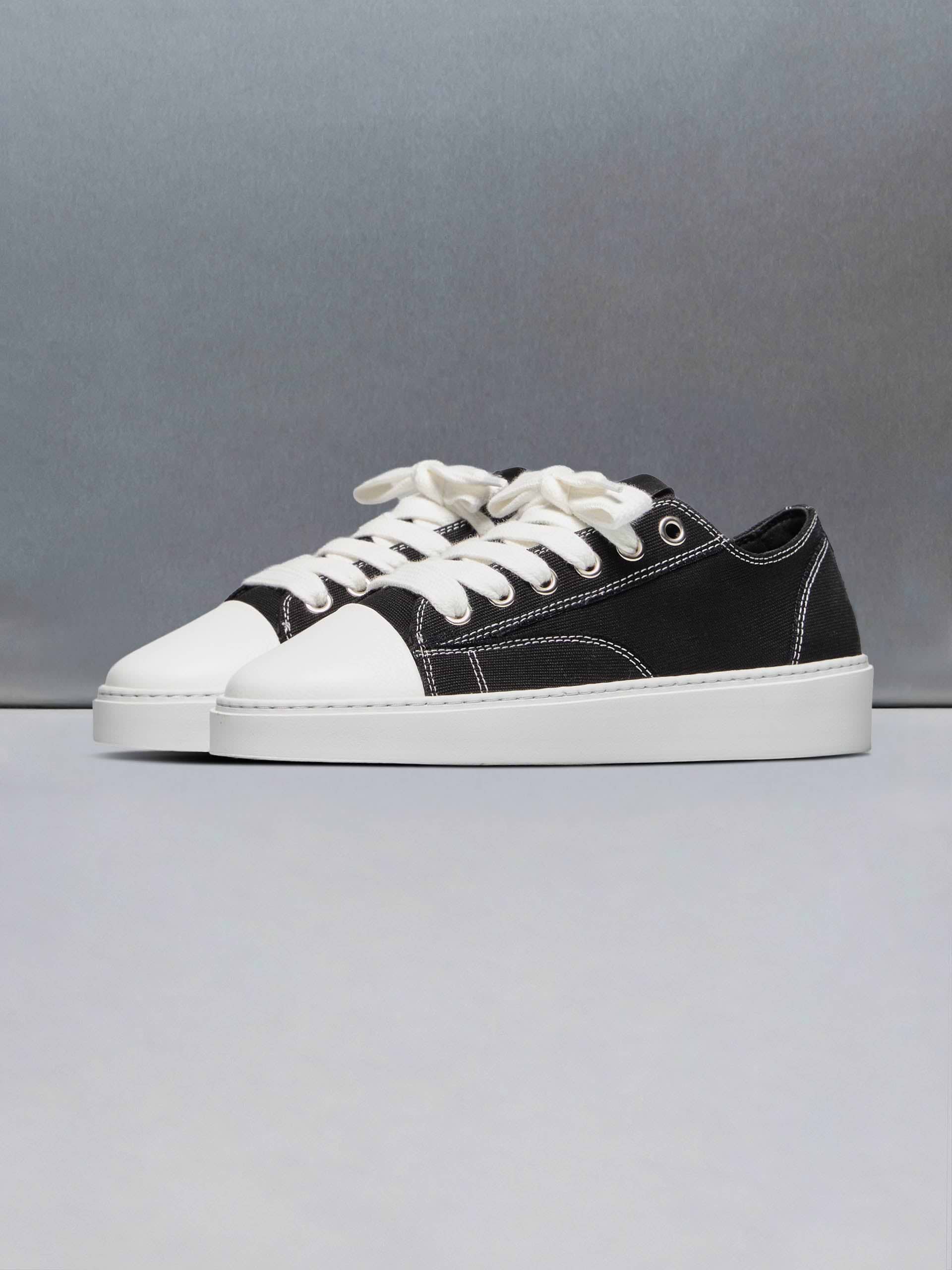 Mid Essential Homerun in Black White
