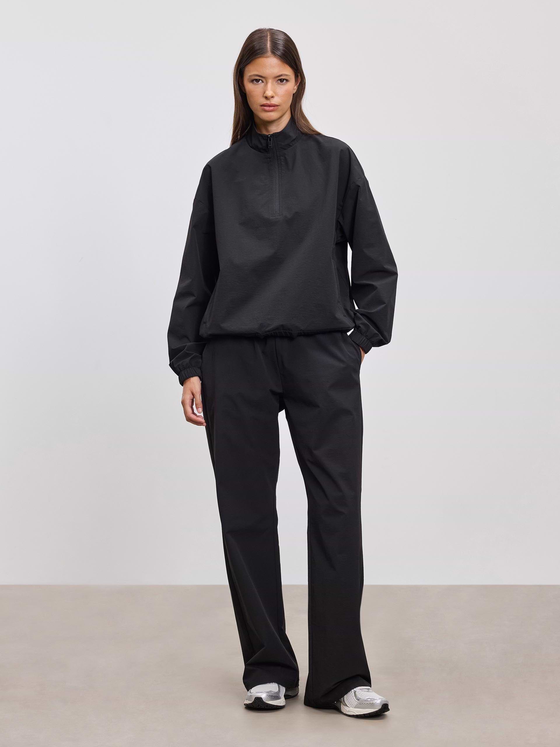 Womens Nylon 1/4 Zip in Black