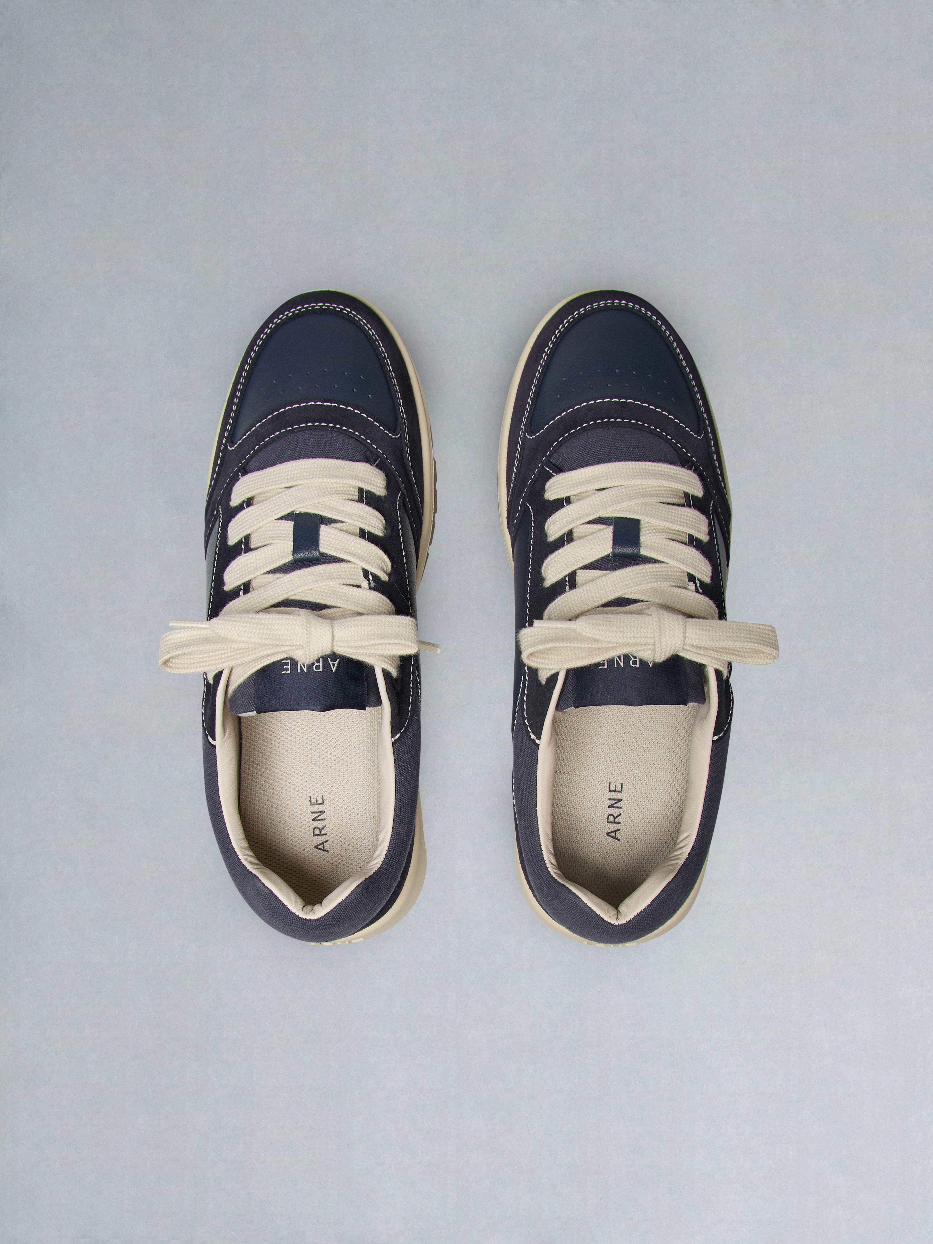 Nova Trainer in Navy Beige