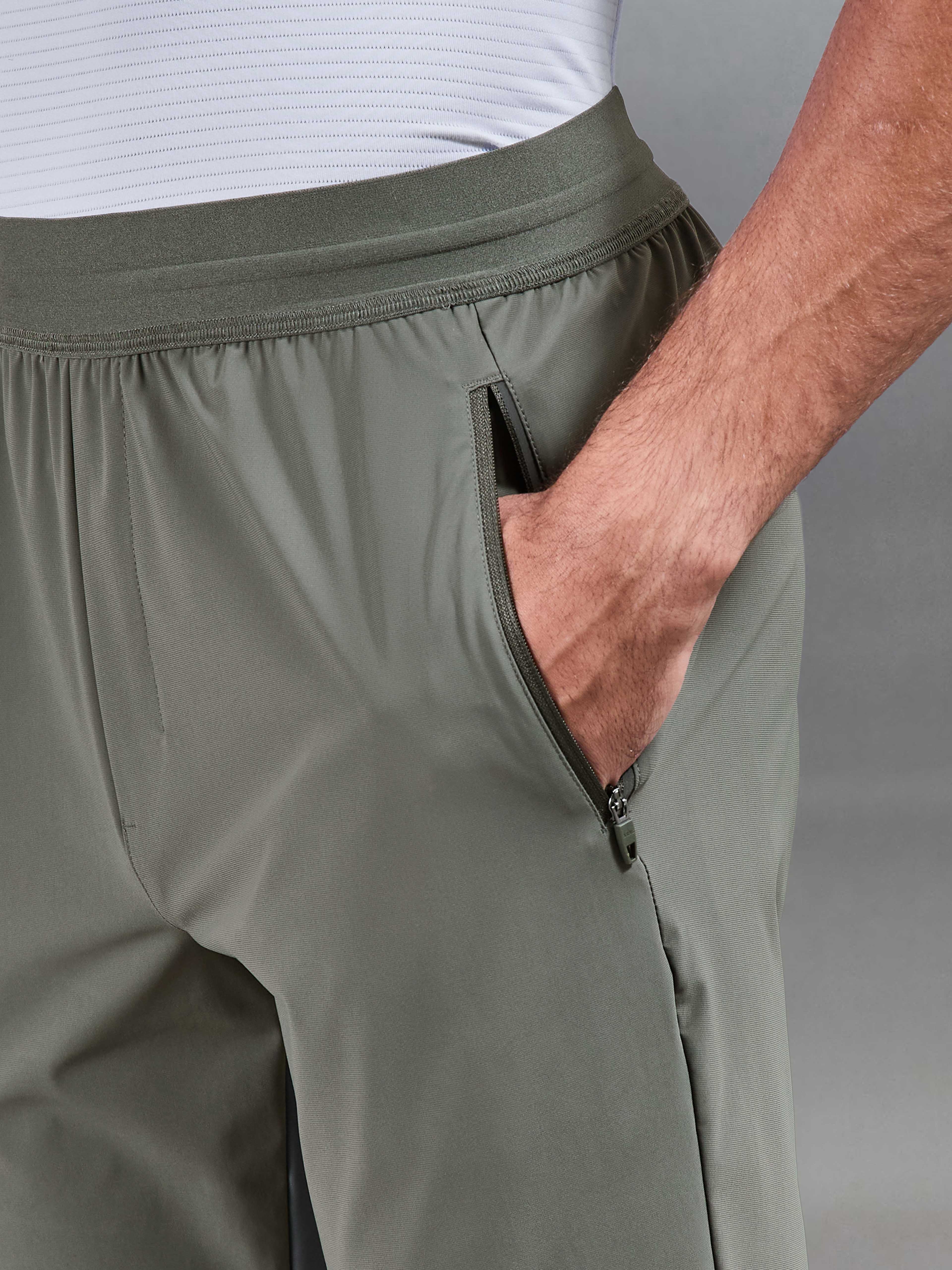 Pace Trackpant in Dark Olive