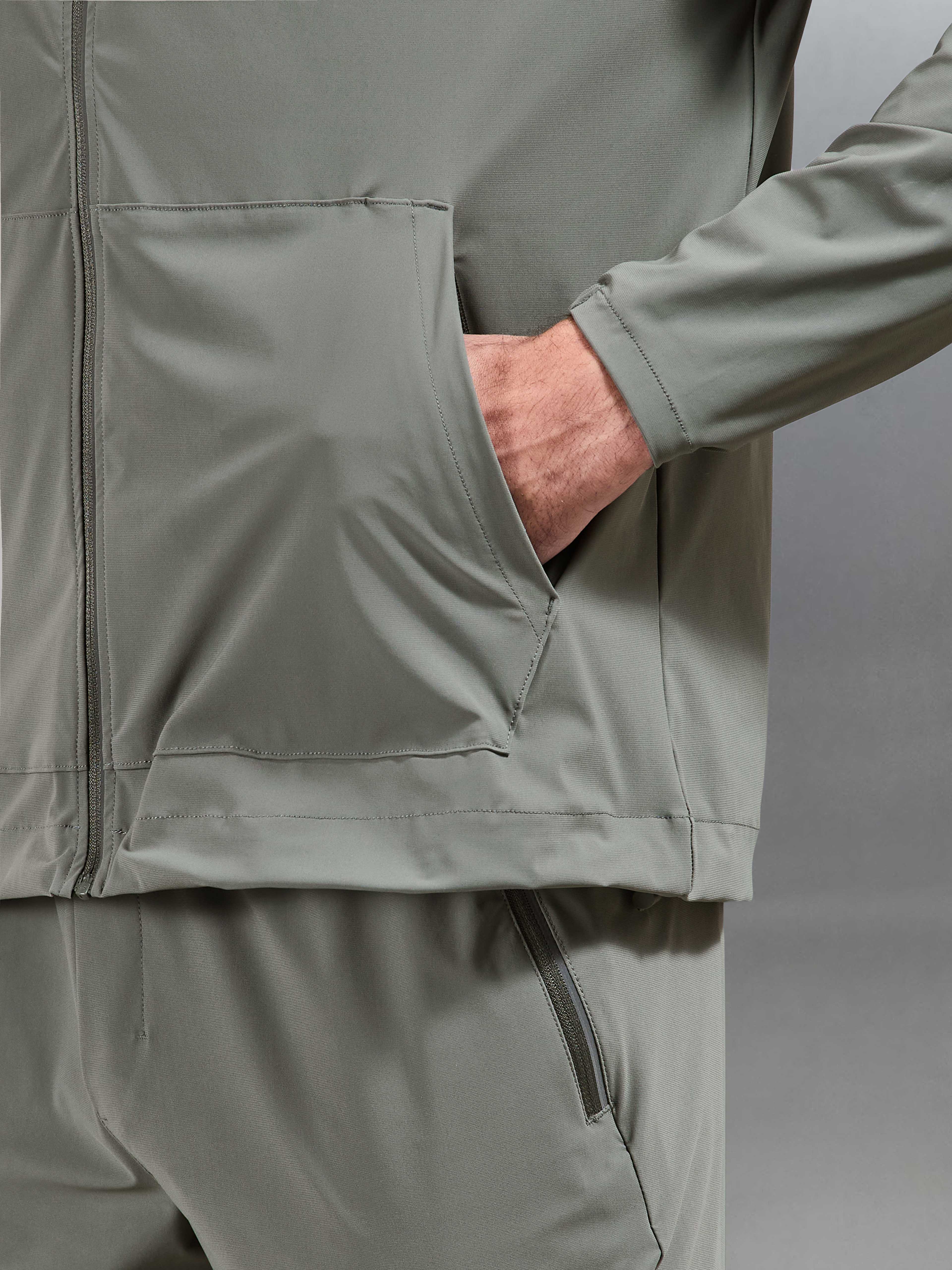 Pace Windbreaker in Dark Olive