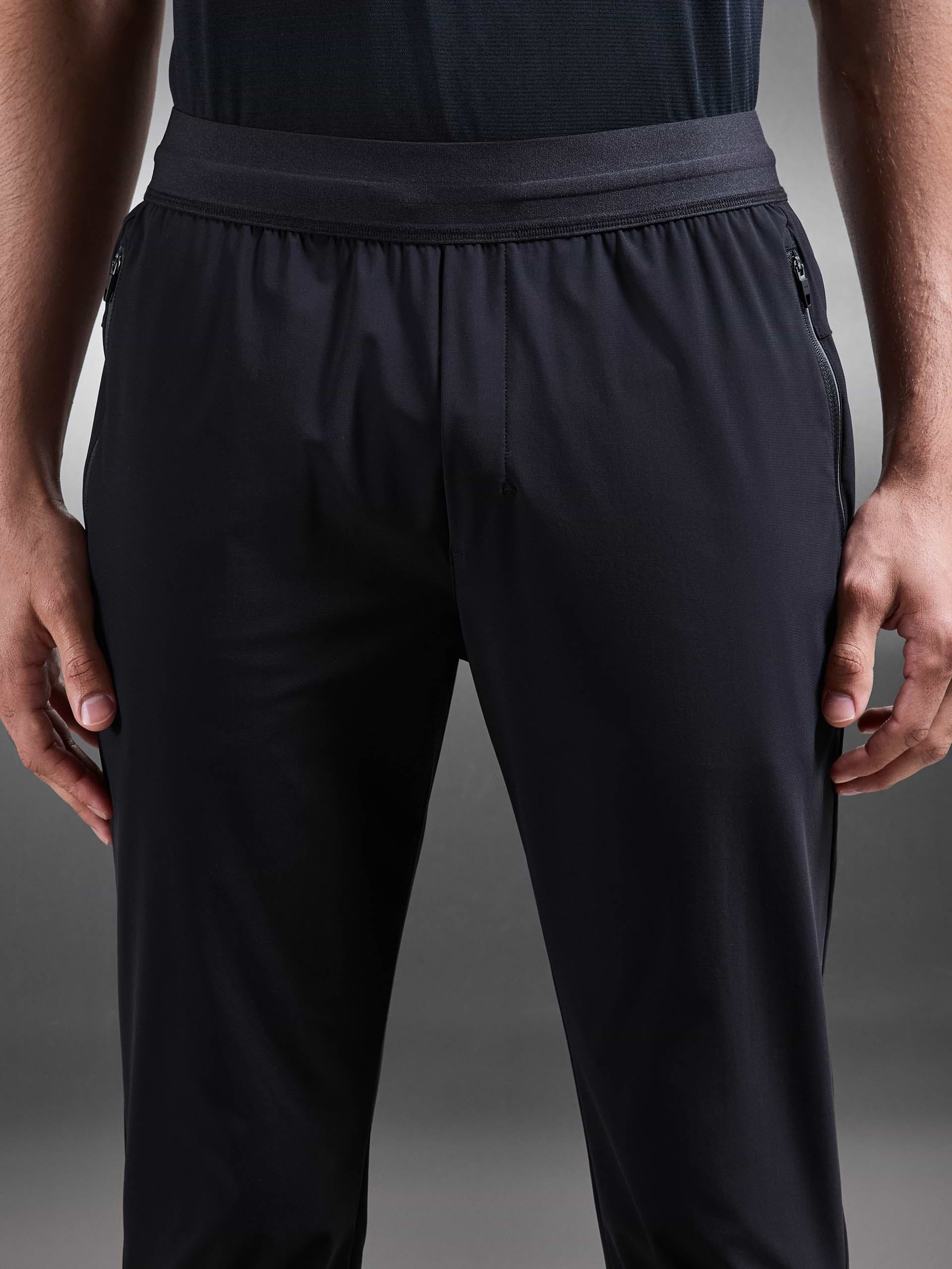 Pace Trackpant in Black