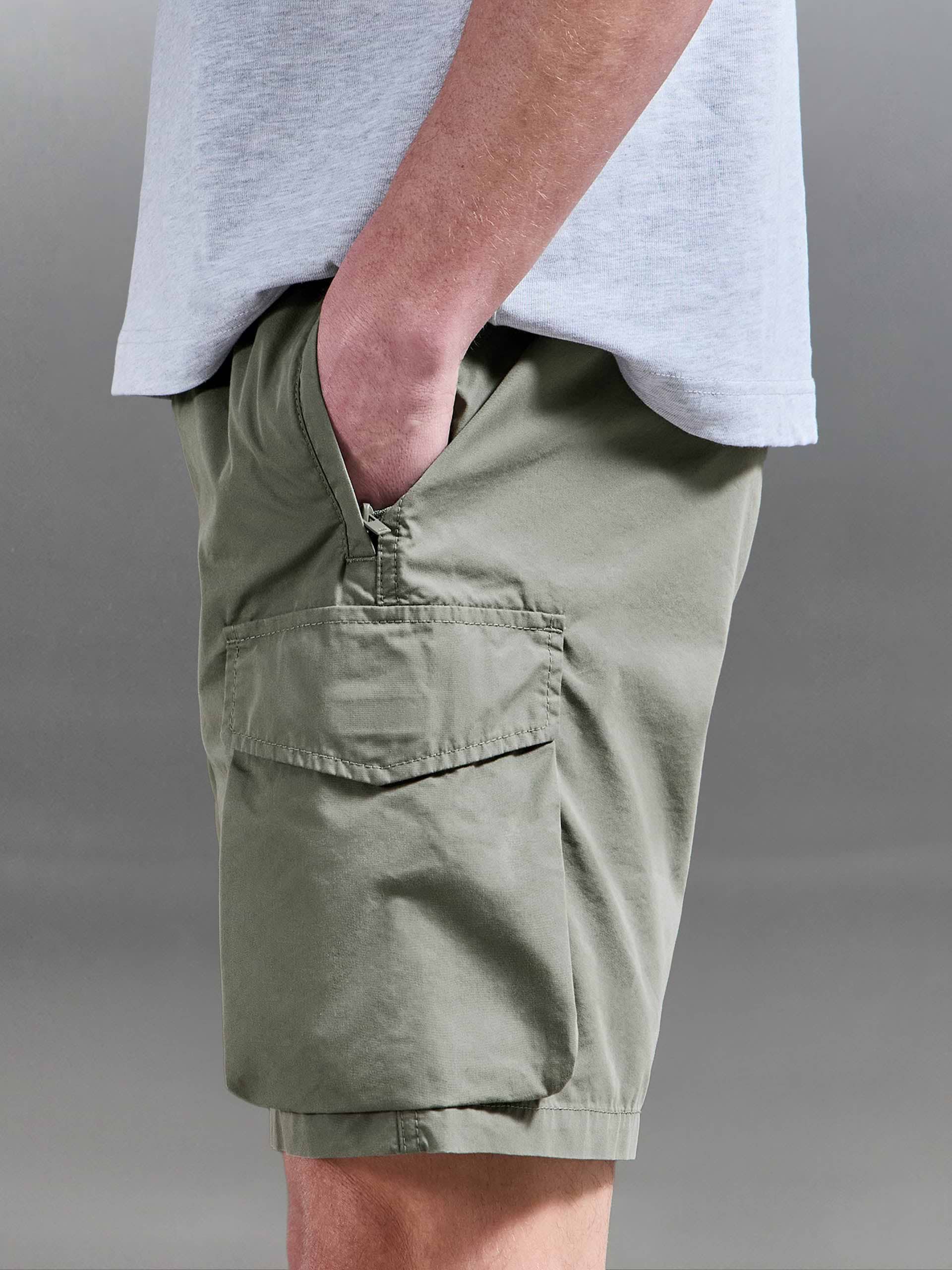 Parachute Cargo Short in Olive