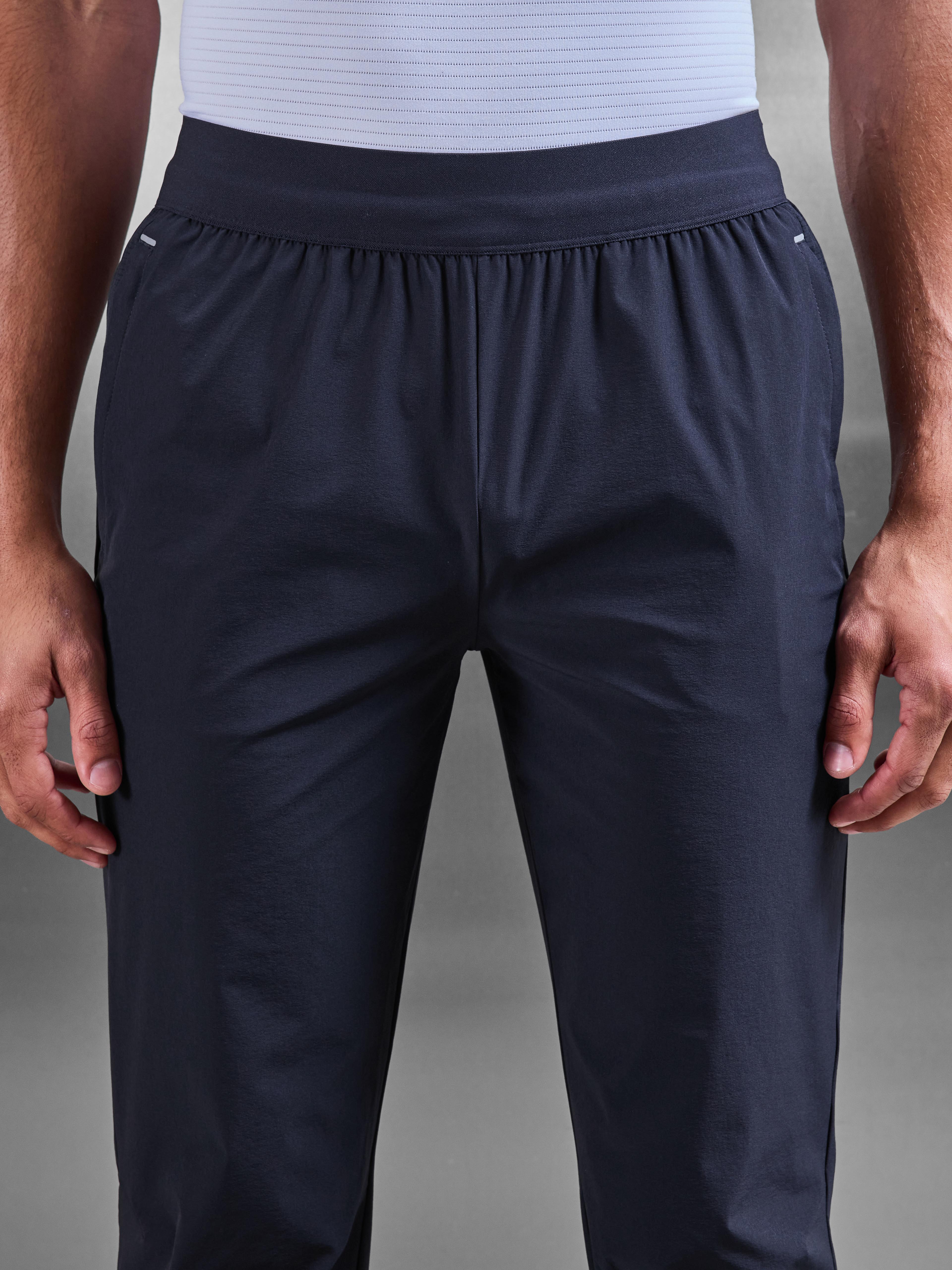 Performance Trackpant in Navy