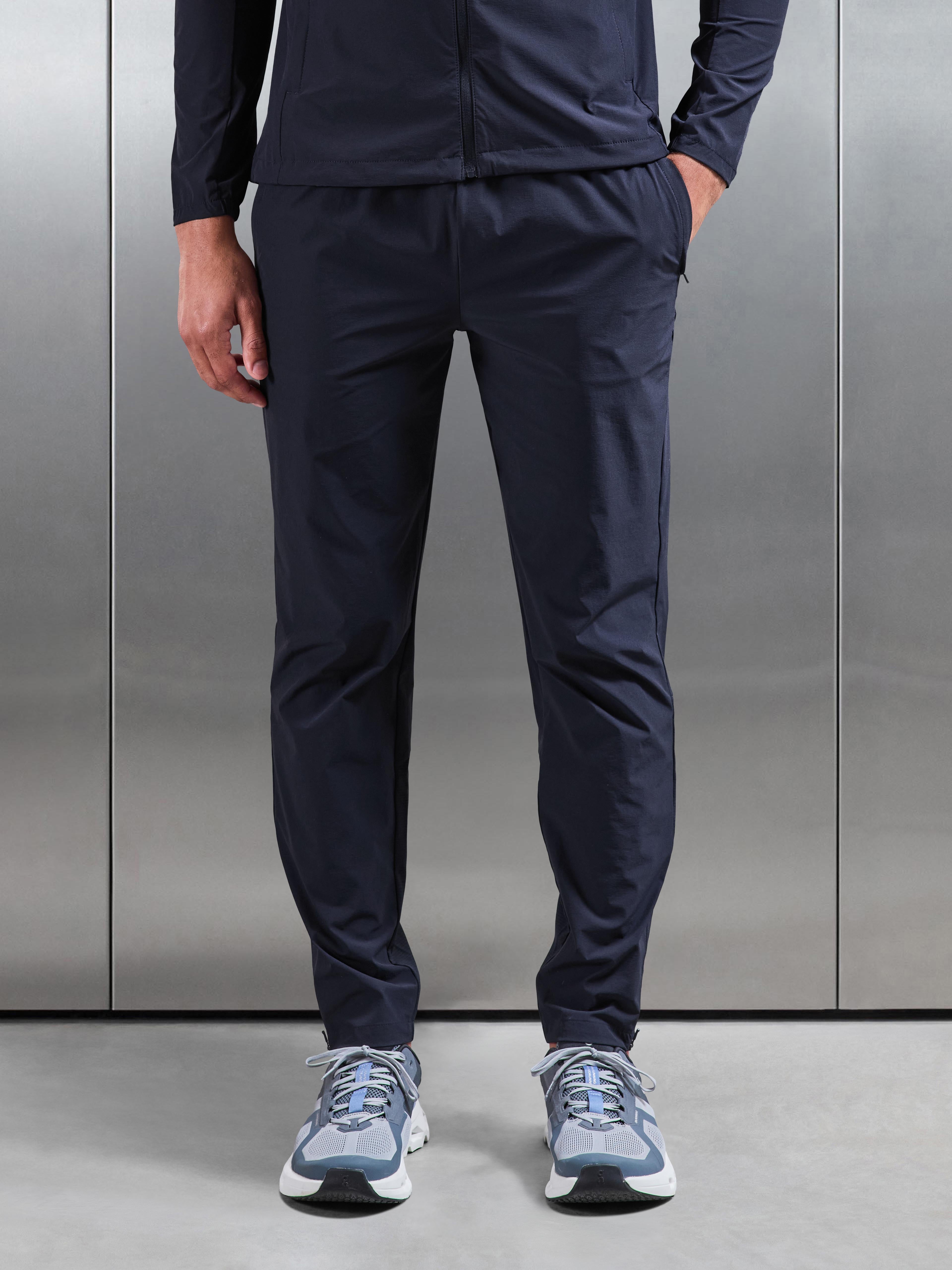 Performance Trackpant in Navy