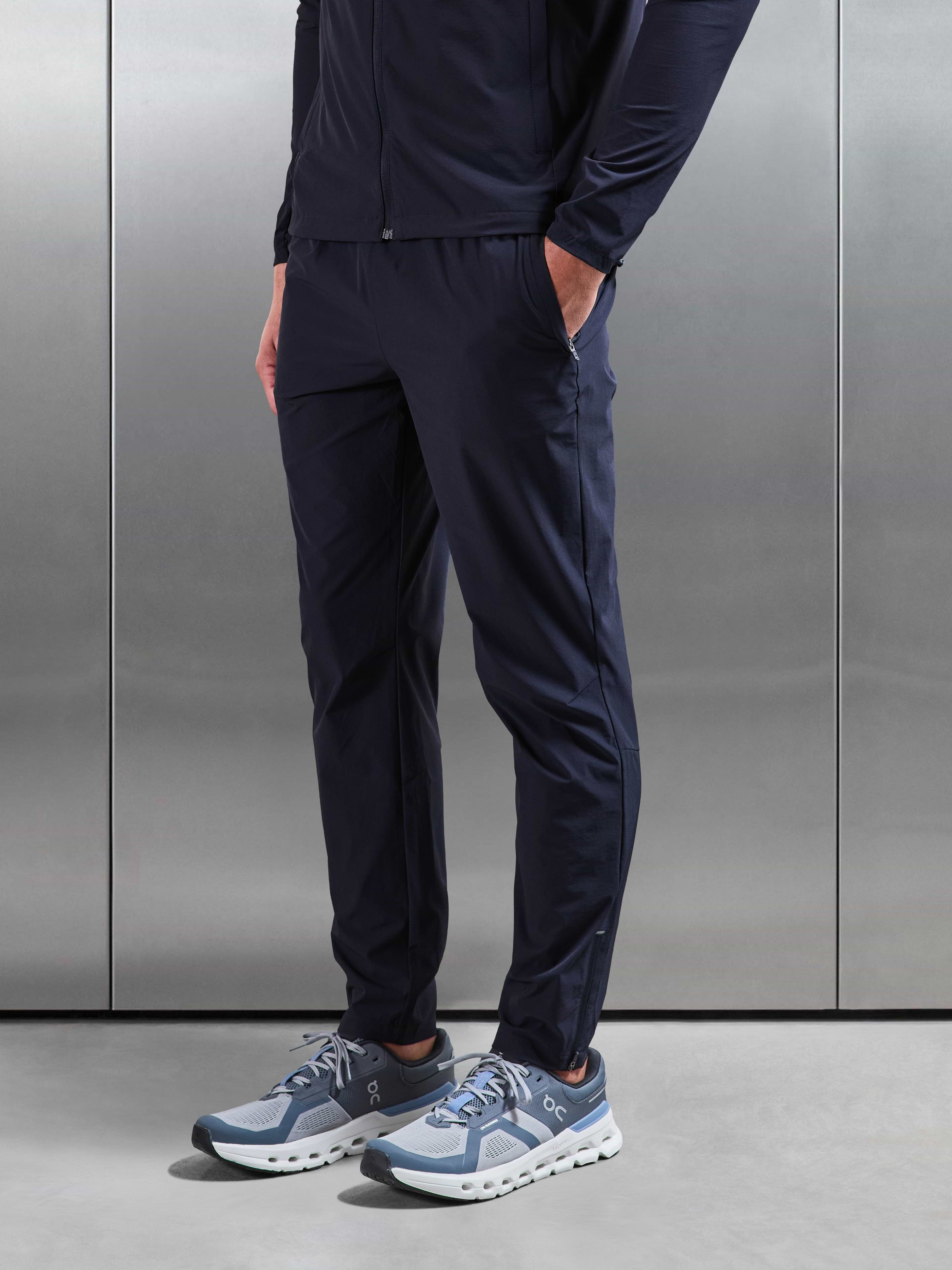 Performance Trackpant in Navy