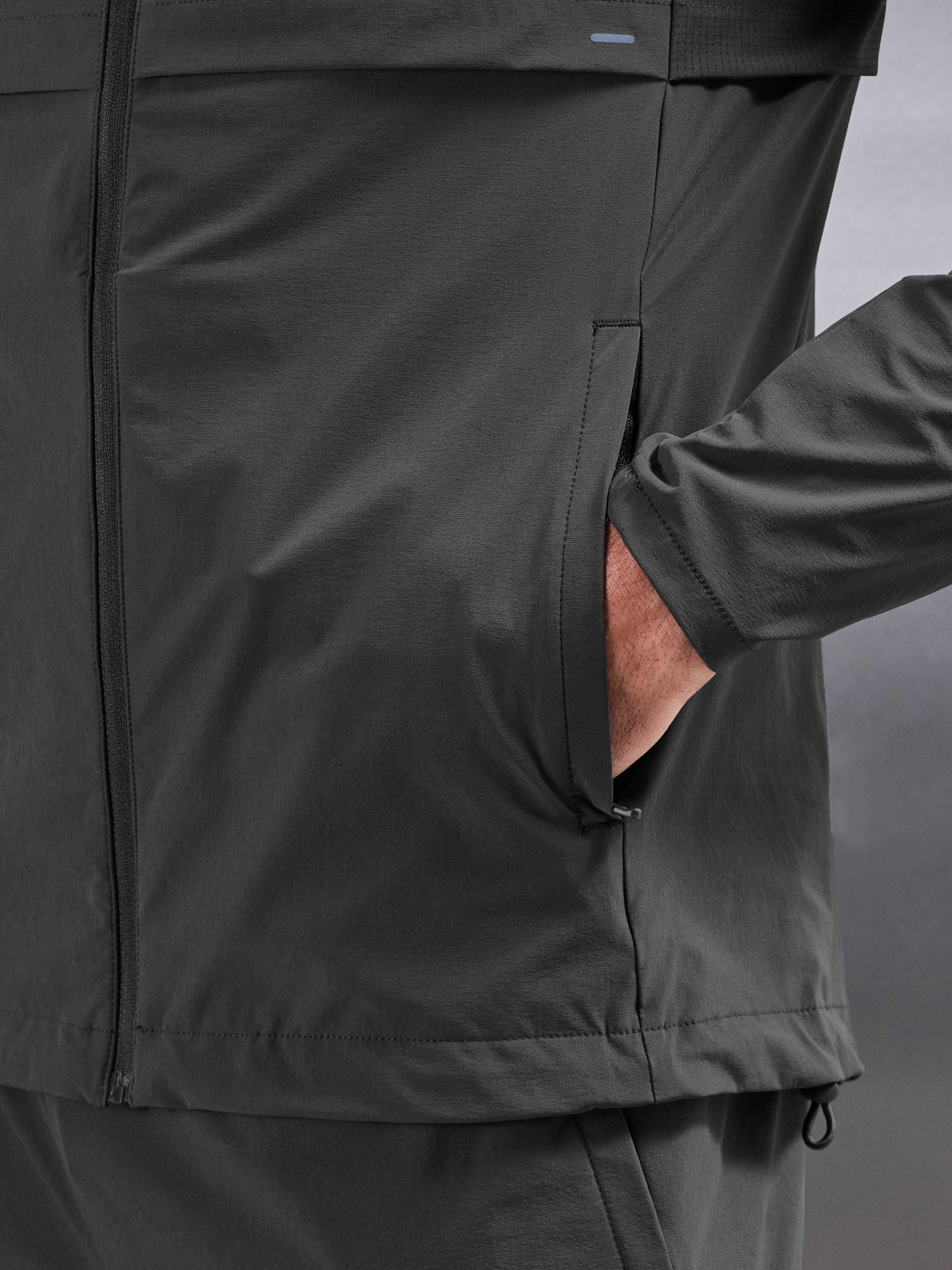 Performance Windbreaker in Grey