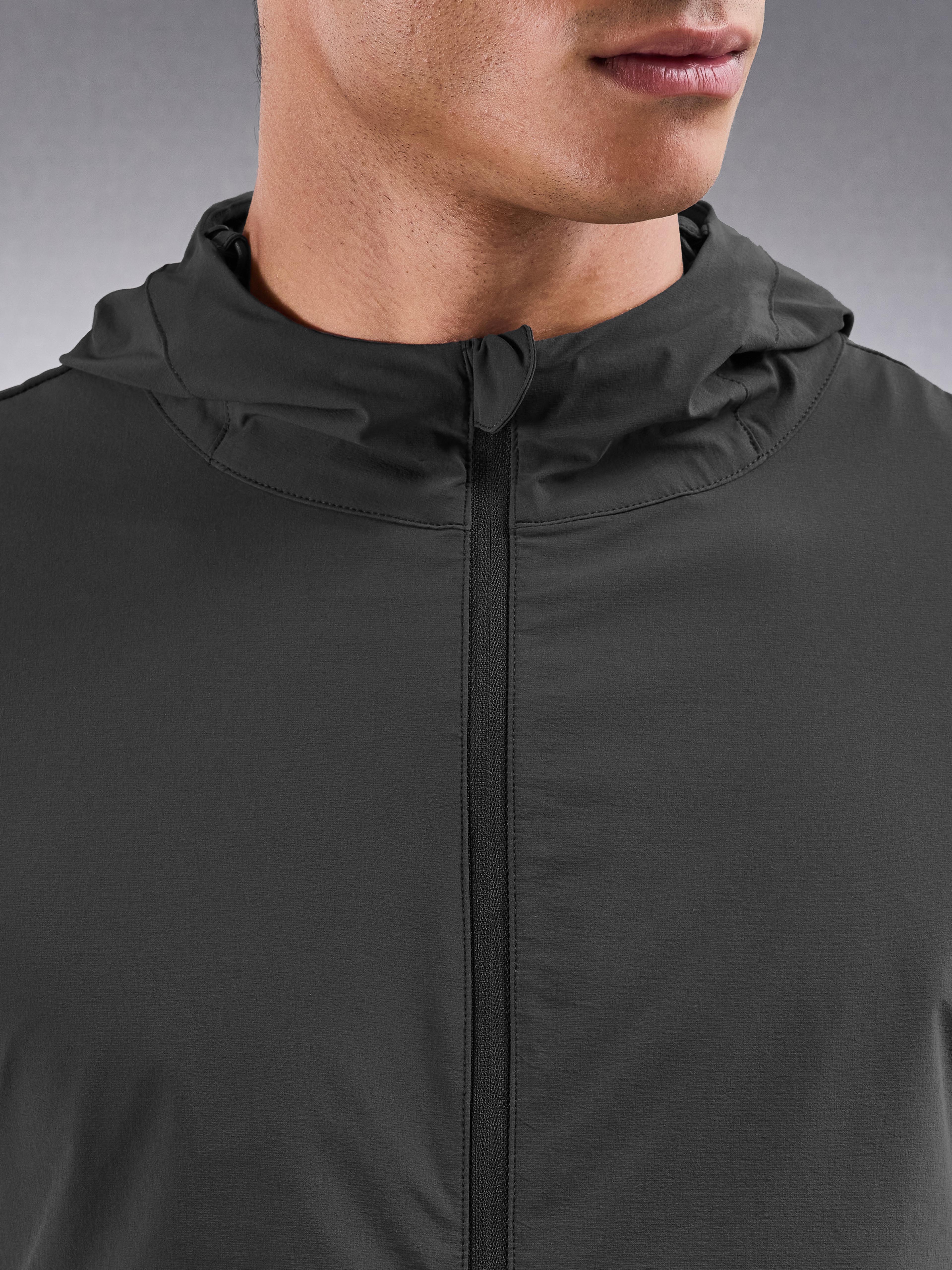 Performance Windbreaker in Grey