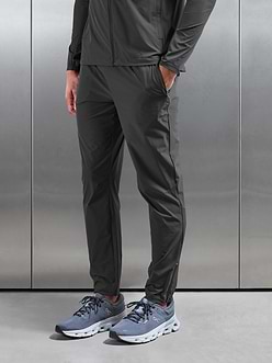 Performance Trackpant in Grey