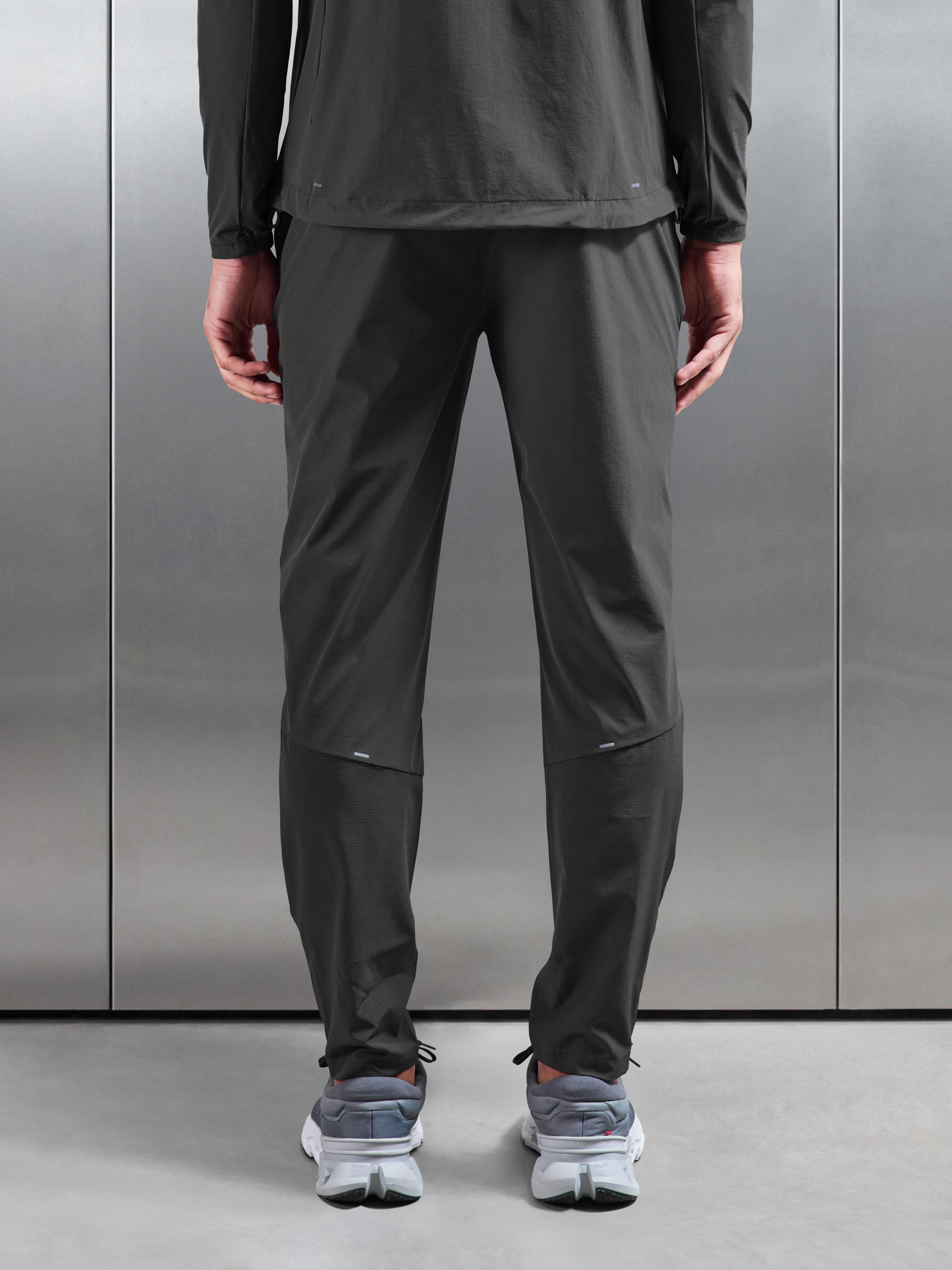 Performance Trackpant in Grey