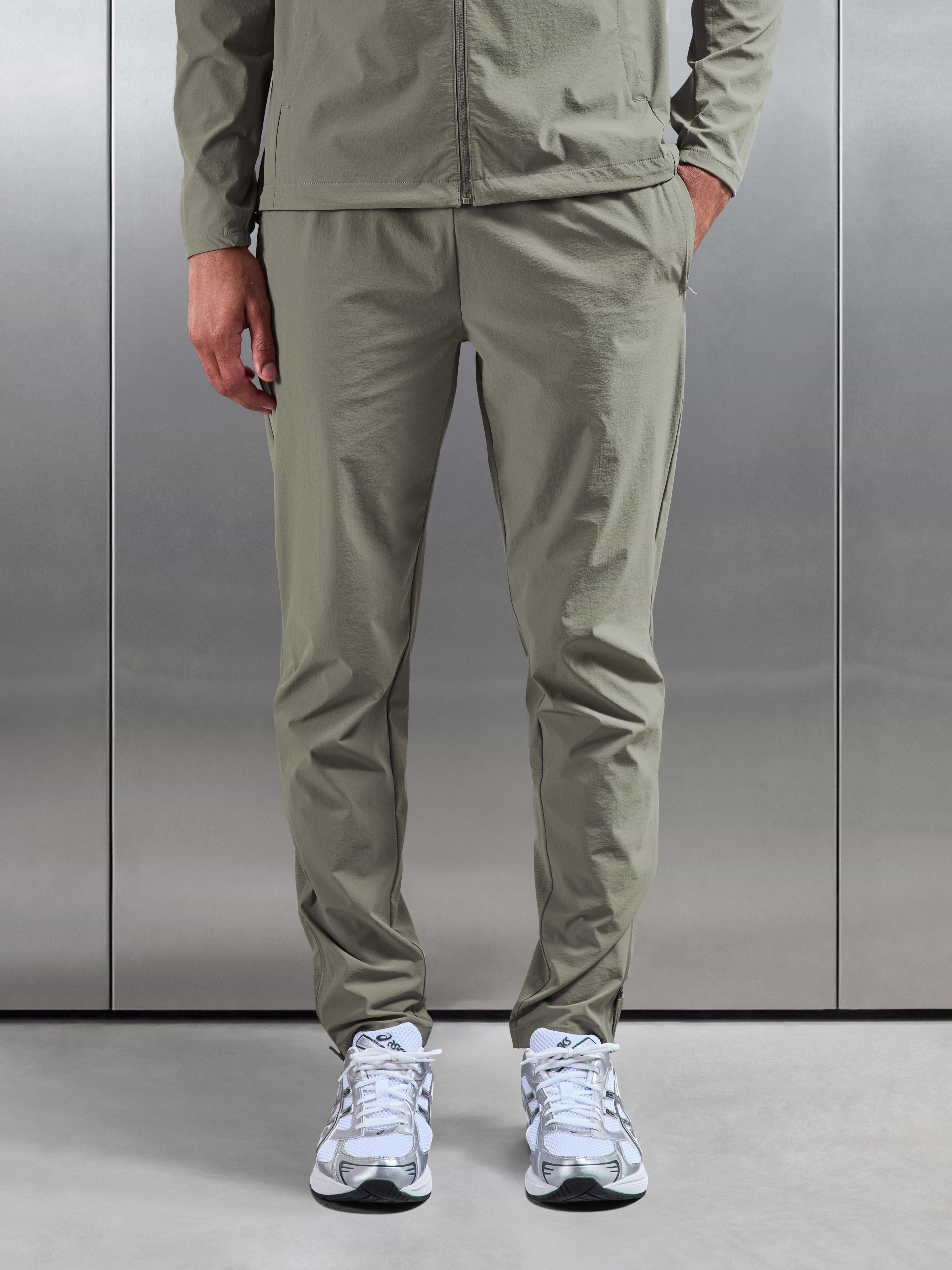 Performance Trackpant in Sage