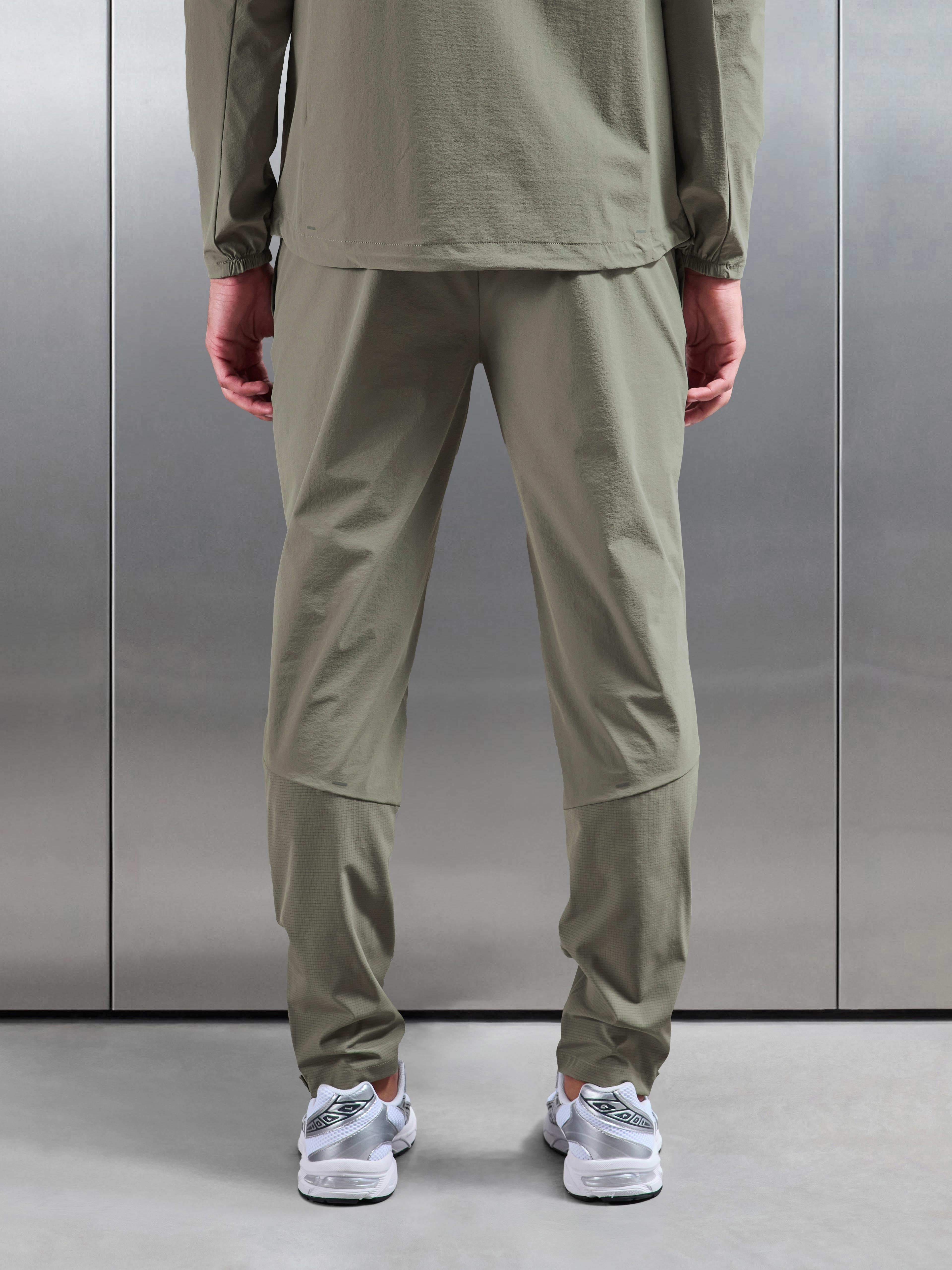 Performance Trackpant in Sage