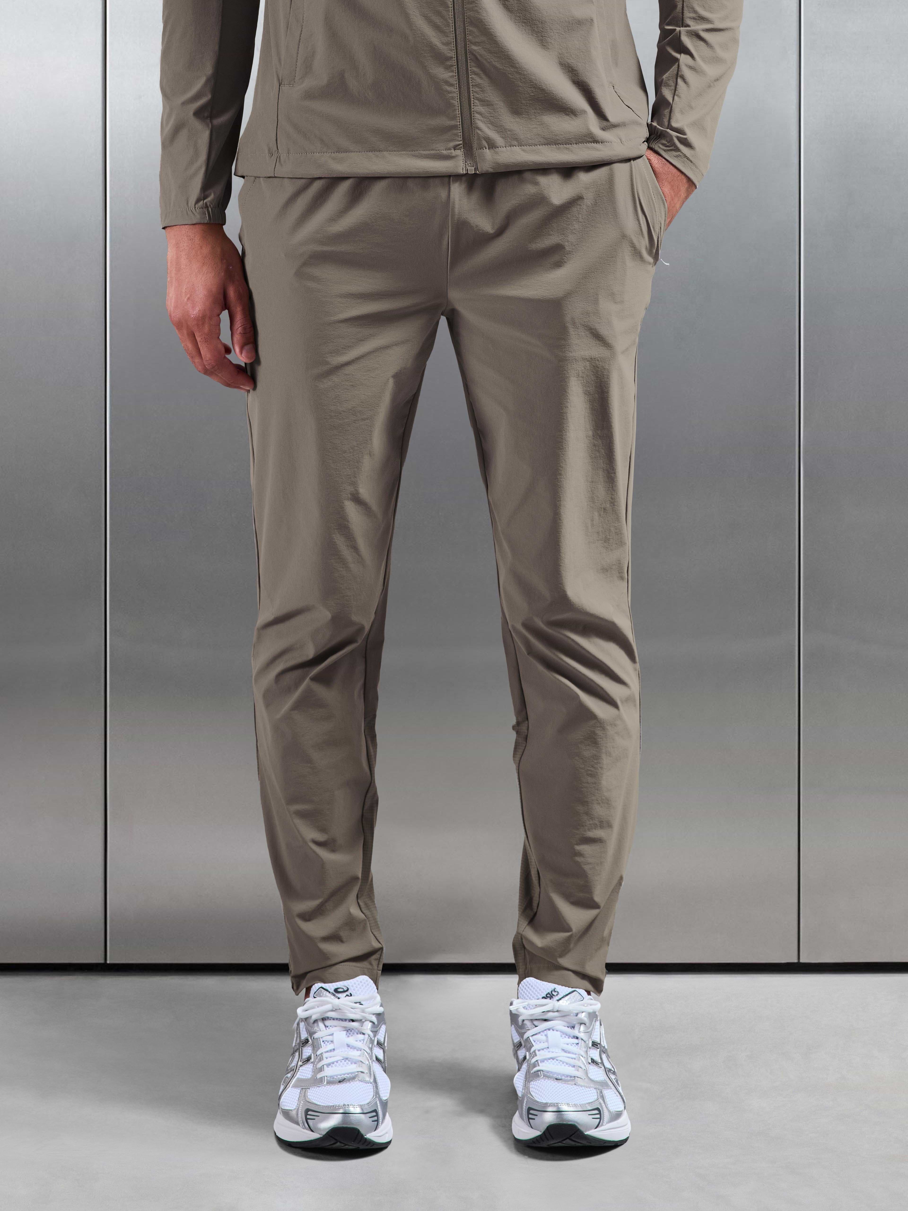 Performance Trackpant in Taupe
