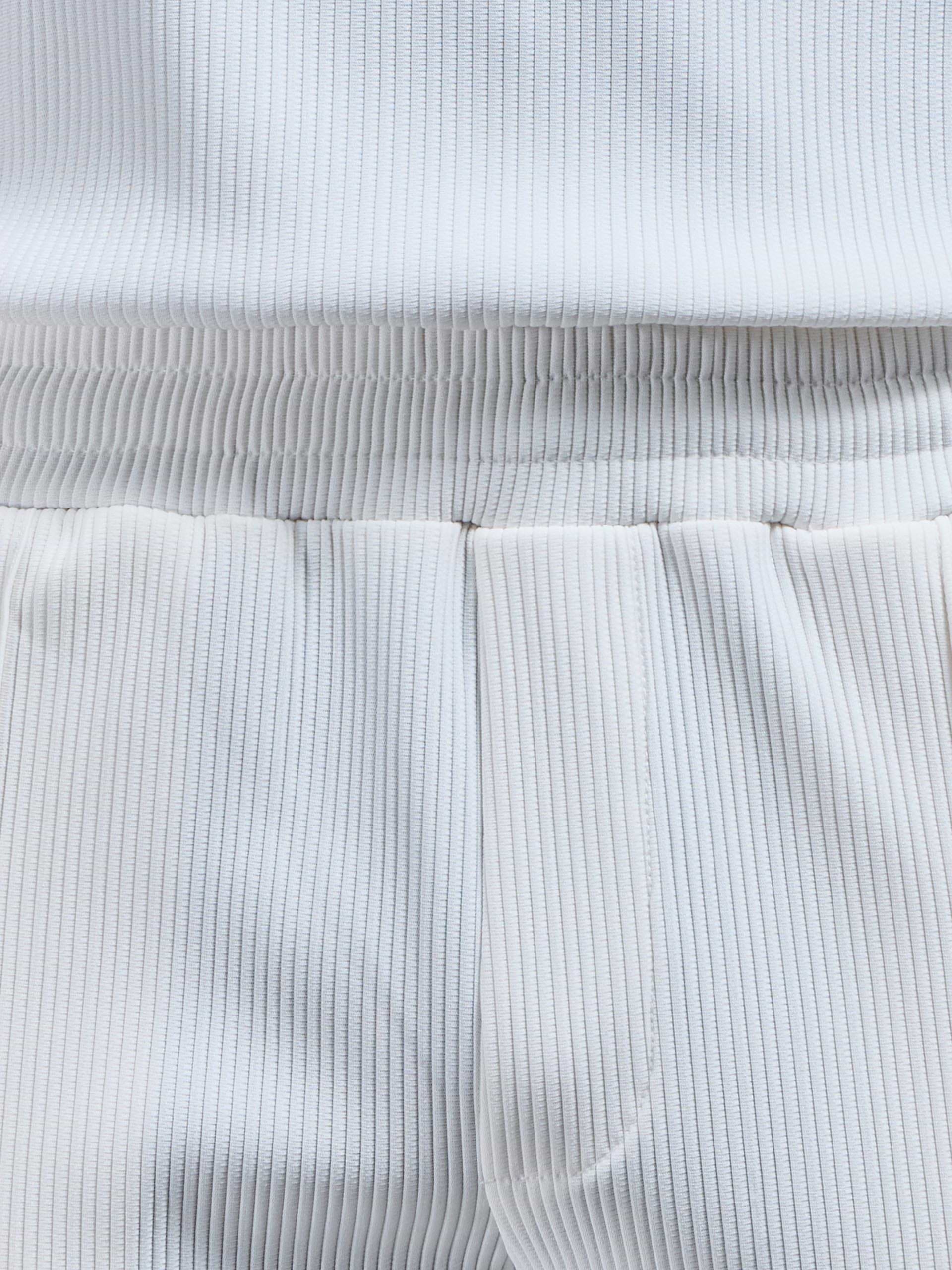 Pleated Short in Ecru