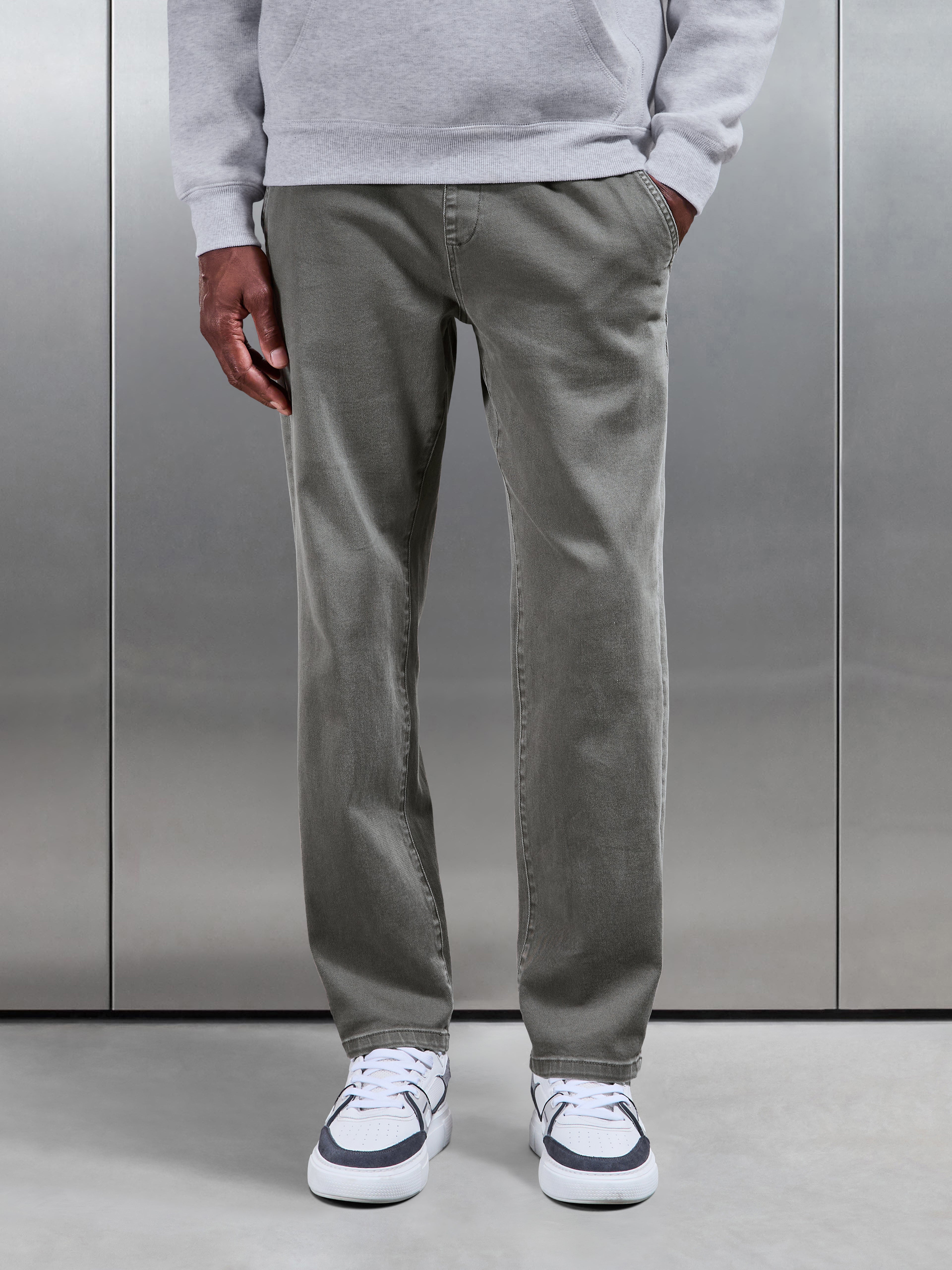 Relaxed Cotton Twill Trouser in Dark Olive