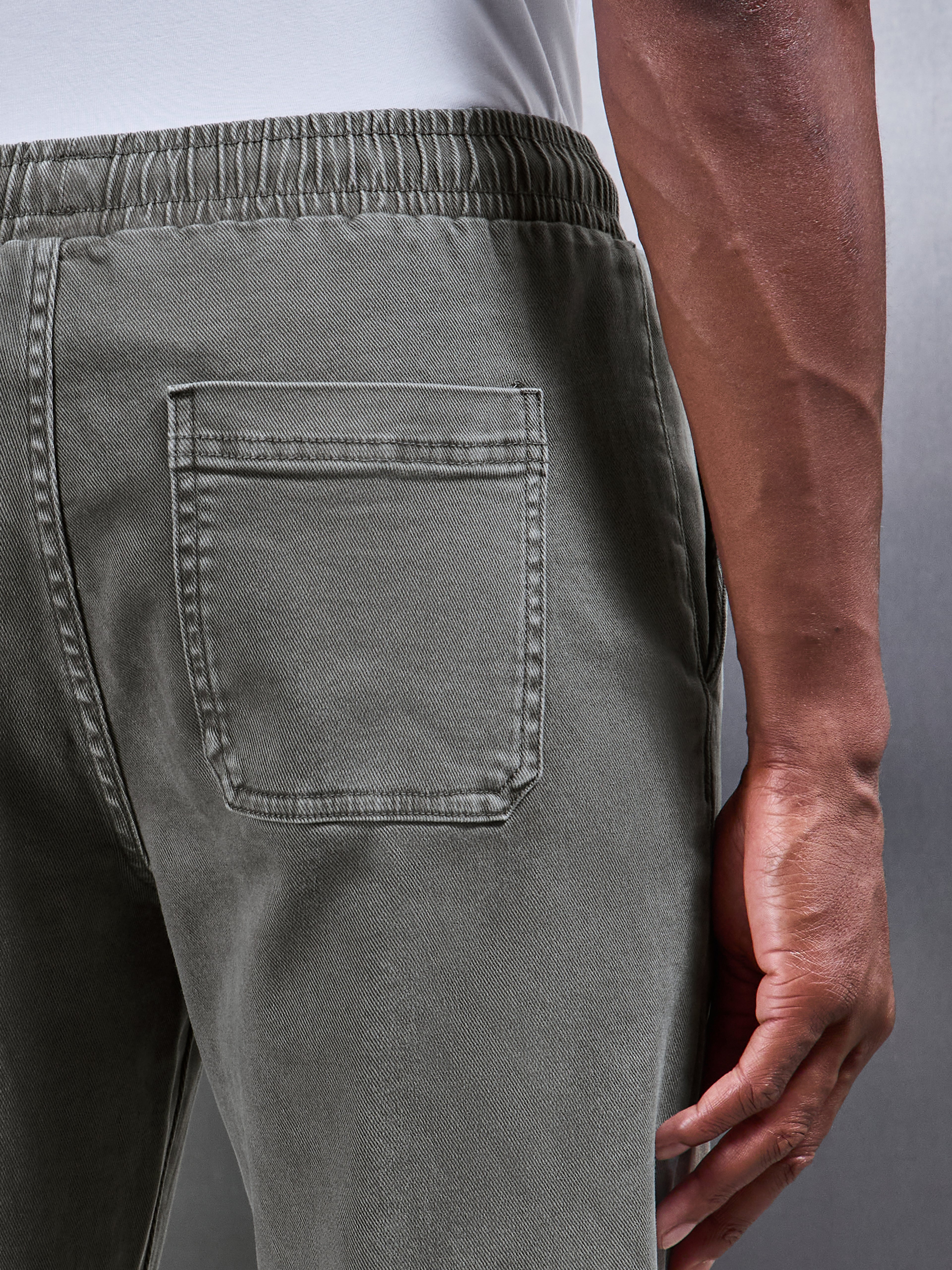Relaxed Cotton Twill Trouser in Dark Olive