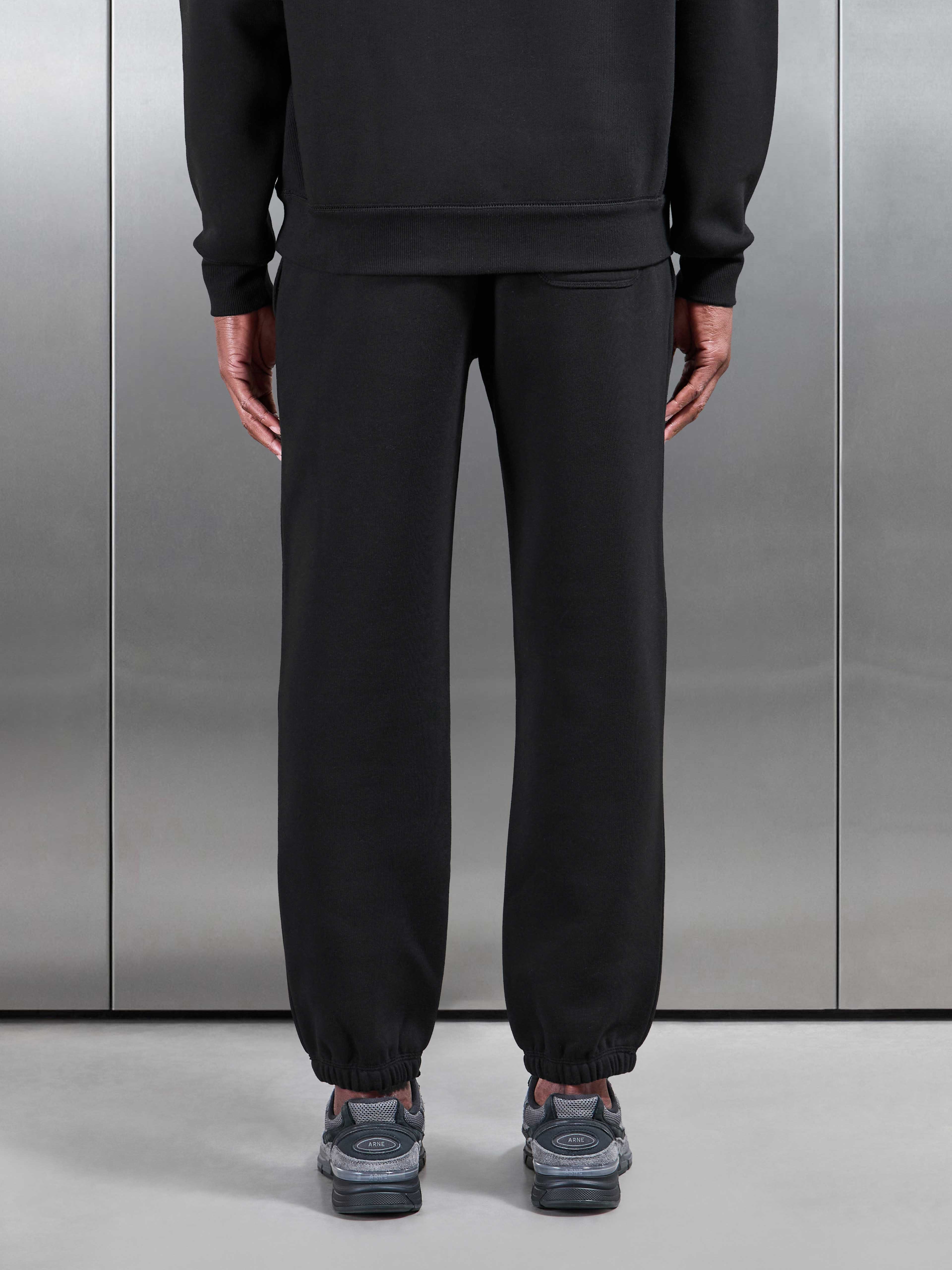 Relaxed Fit Jogger in Black