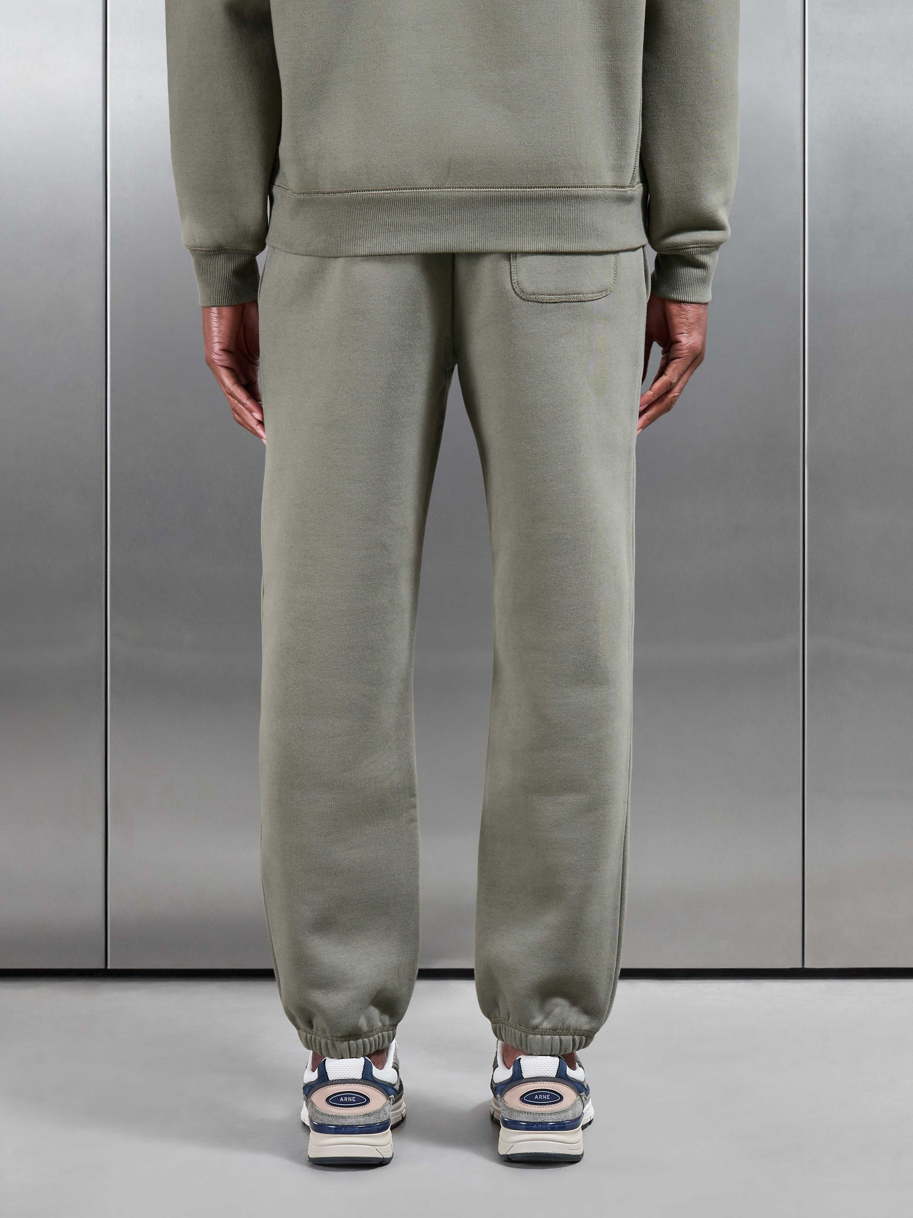 Relaxed Fit Jogger in Olive
