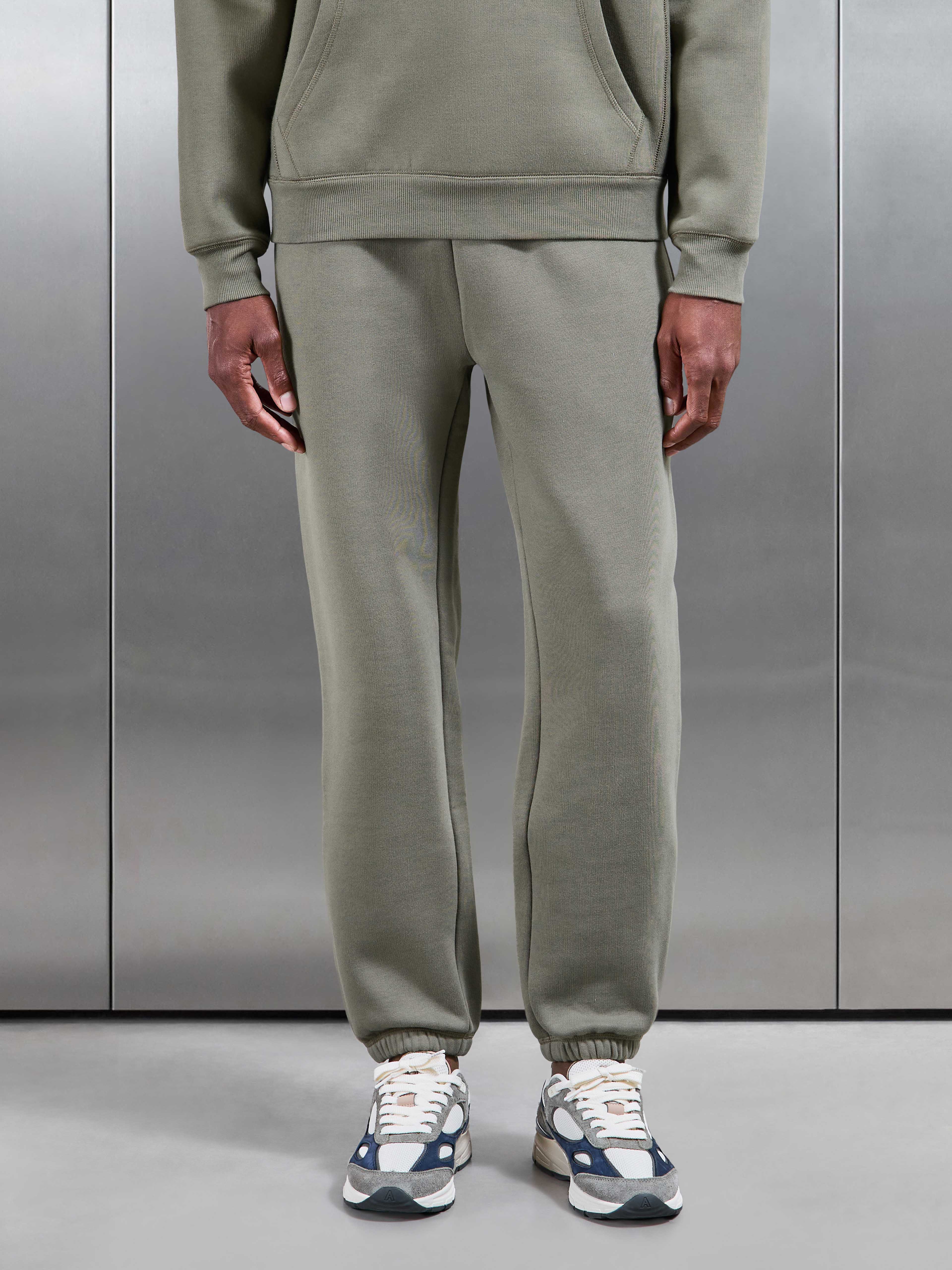 Relaxed Fit Jogger in Olive