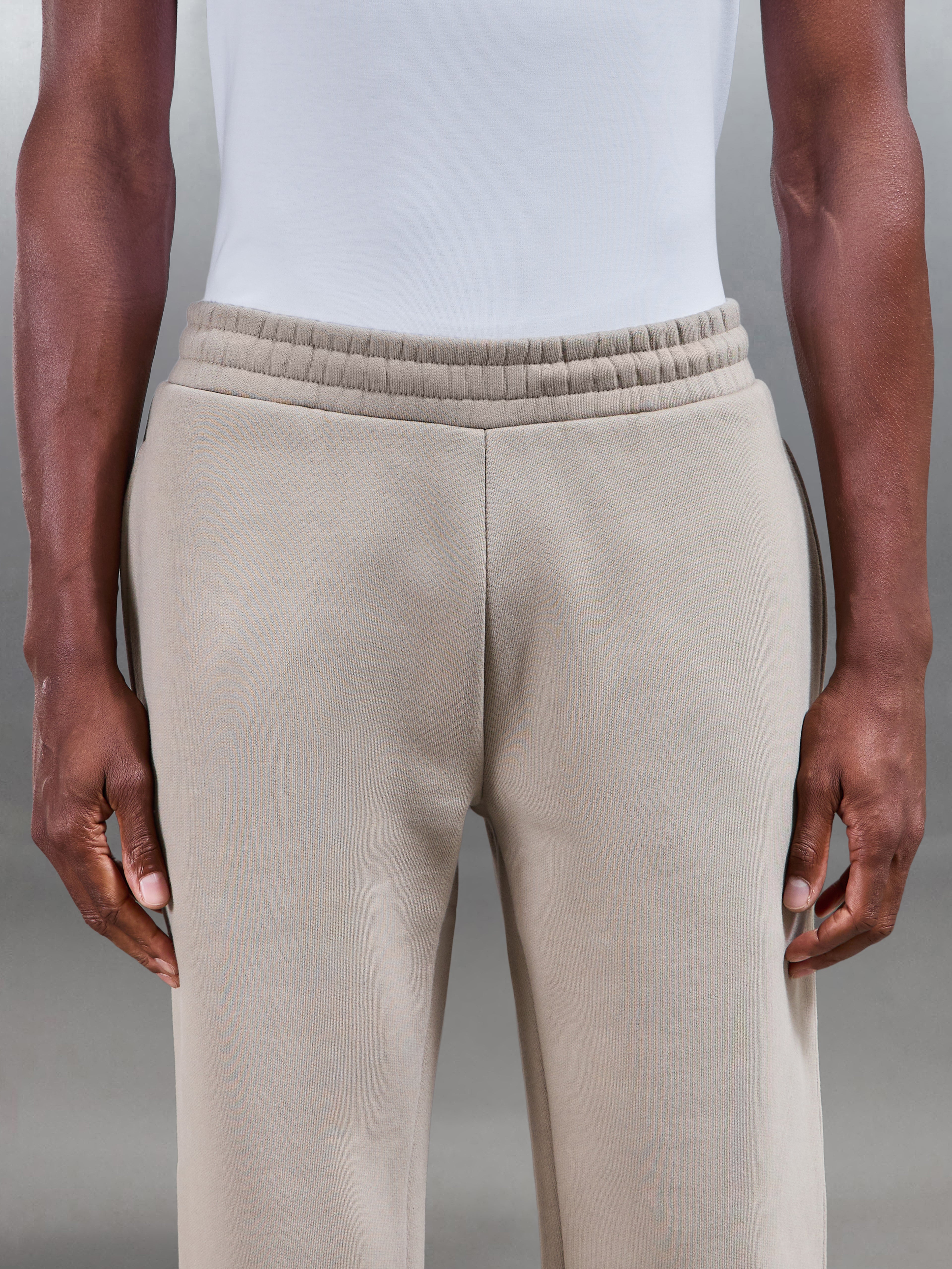 Relaxed Fit Jogger in Stone