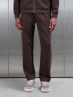 Relaxed Fit Knitted Jogger in Brown