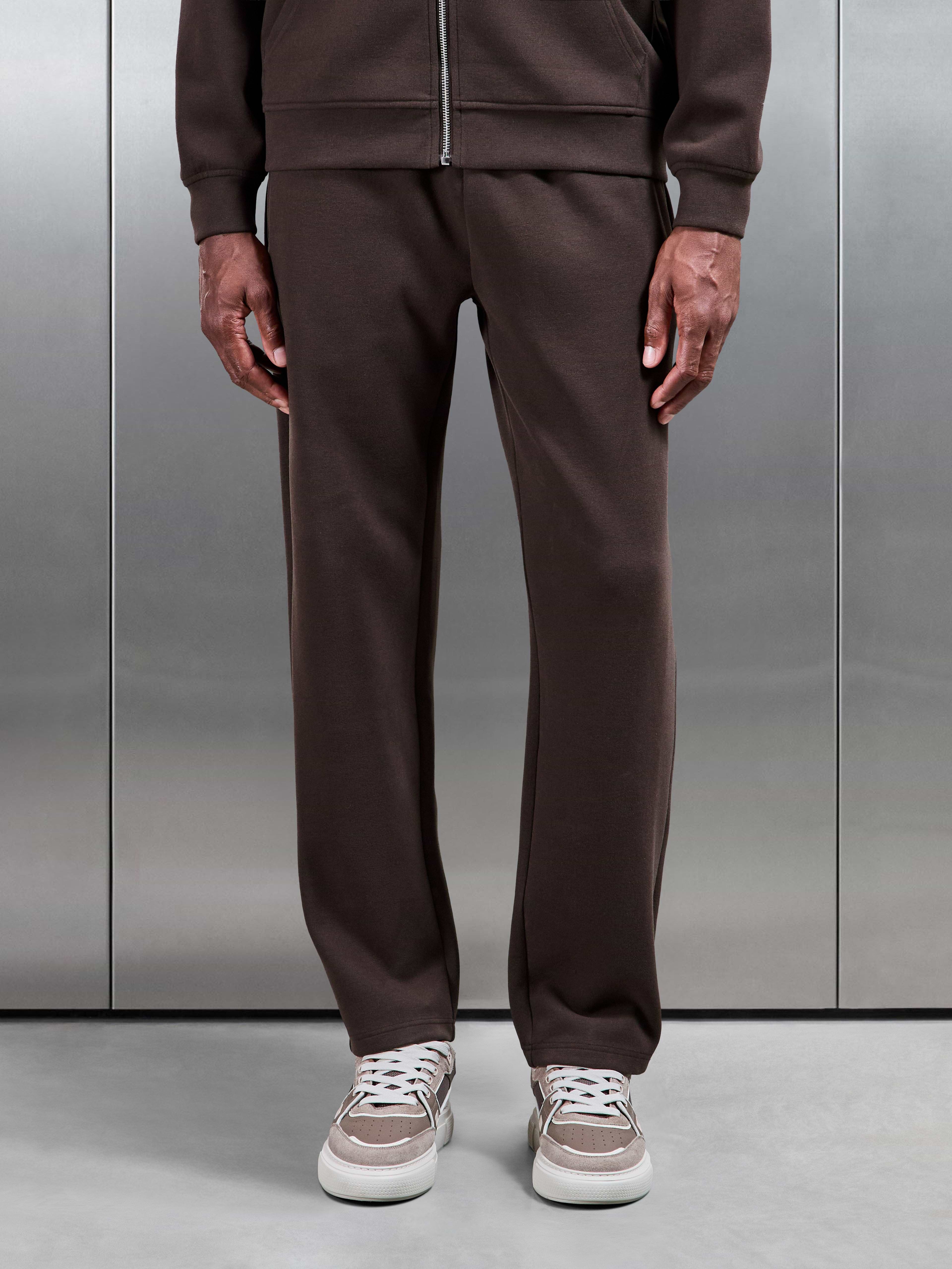 Relaxed Fit Knitted Jogger in Brown